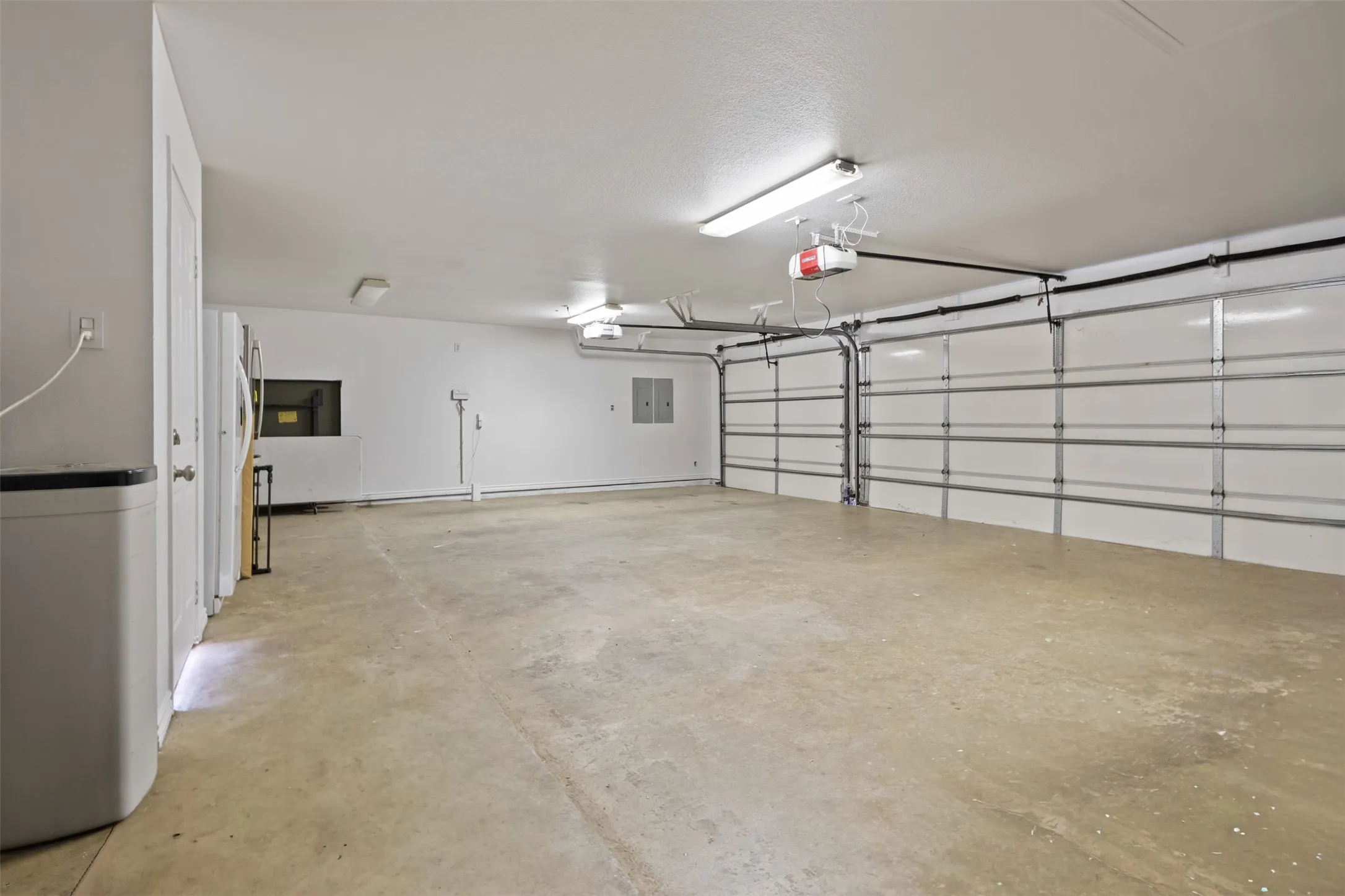 Single Family Residence For Sale in Tarrant County , 5626 Teague Road, Fort Worth, Texas 76140, 4 Bedroom, 3 Bathroom, 3 Garage spaces, 3,036 Sqft, built in 2003, mls#21377233, Real Estate Agent in Fort Worth, Homes For Sale in Tarrant county, Homes For Sale in Fort Worth, Realtor in Fort Worth Texas, Real Estate Brokerage Independent Realty Texas, Luminita Cordes Realtor