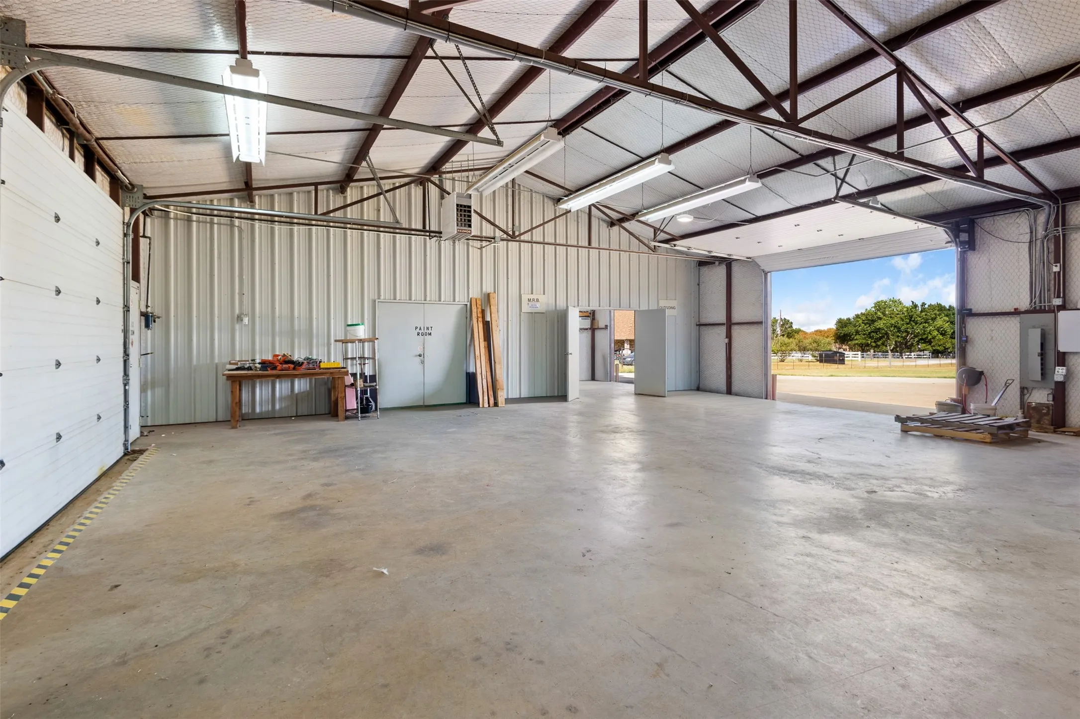 Single Family Residence For Sale in Tarrant County , 5626 Teague Road, Fort Worth, Texas 76140, 4 Bedroom, 3 Bathroom, 3 Garage spaces, 3,036 Sqft, built in 2003, mls#21377233, Real Estate Agent in Fort Worth, Homes For Sale in Tarrant county, Homes For Sale in Fort Worth, Realtor in Fort Worth Texas, Real Estate Brokerage Independent Realty Texas, Luminita Cordes Realtor