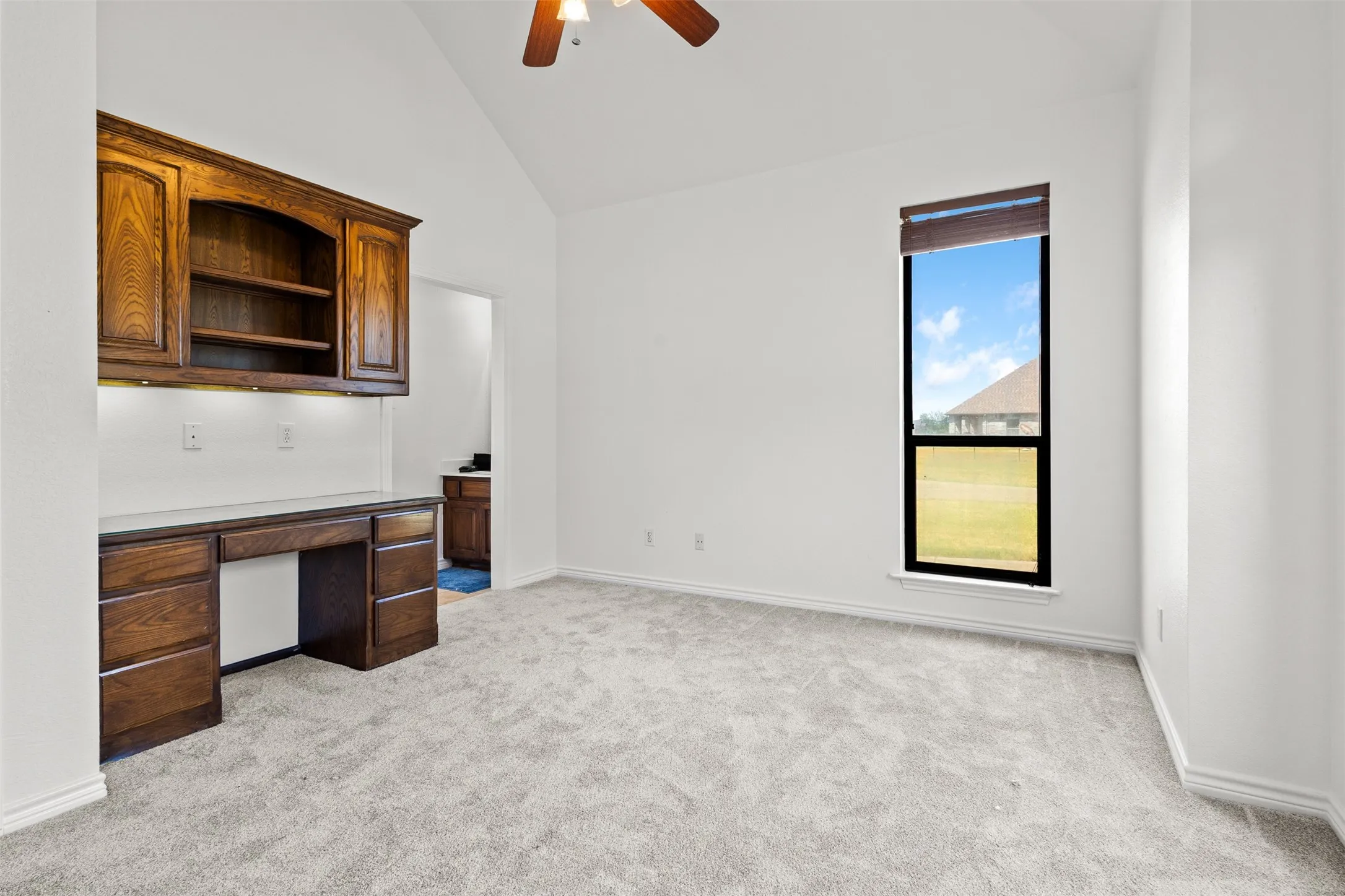 Single Family Residence For Sale in Tarrant County , 5626 Teague Road, Fort Worth, Texas 76140, 4 Bedroom, 3 Bathroom, 3 Garage spaces, 3,036 Sqft, built in 2003, mls#21377233, Real Estate Agent in Fort Worth, Homes For Sale in Tarrant county, Homes For Sale in Fort Worth, Realtor in Fort Worth Texas, Real Estate Brokerage Independent Realty Texas, Luminita Cordes Realtor