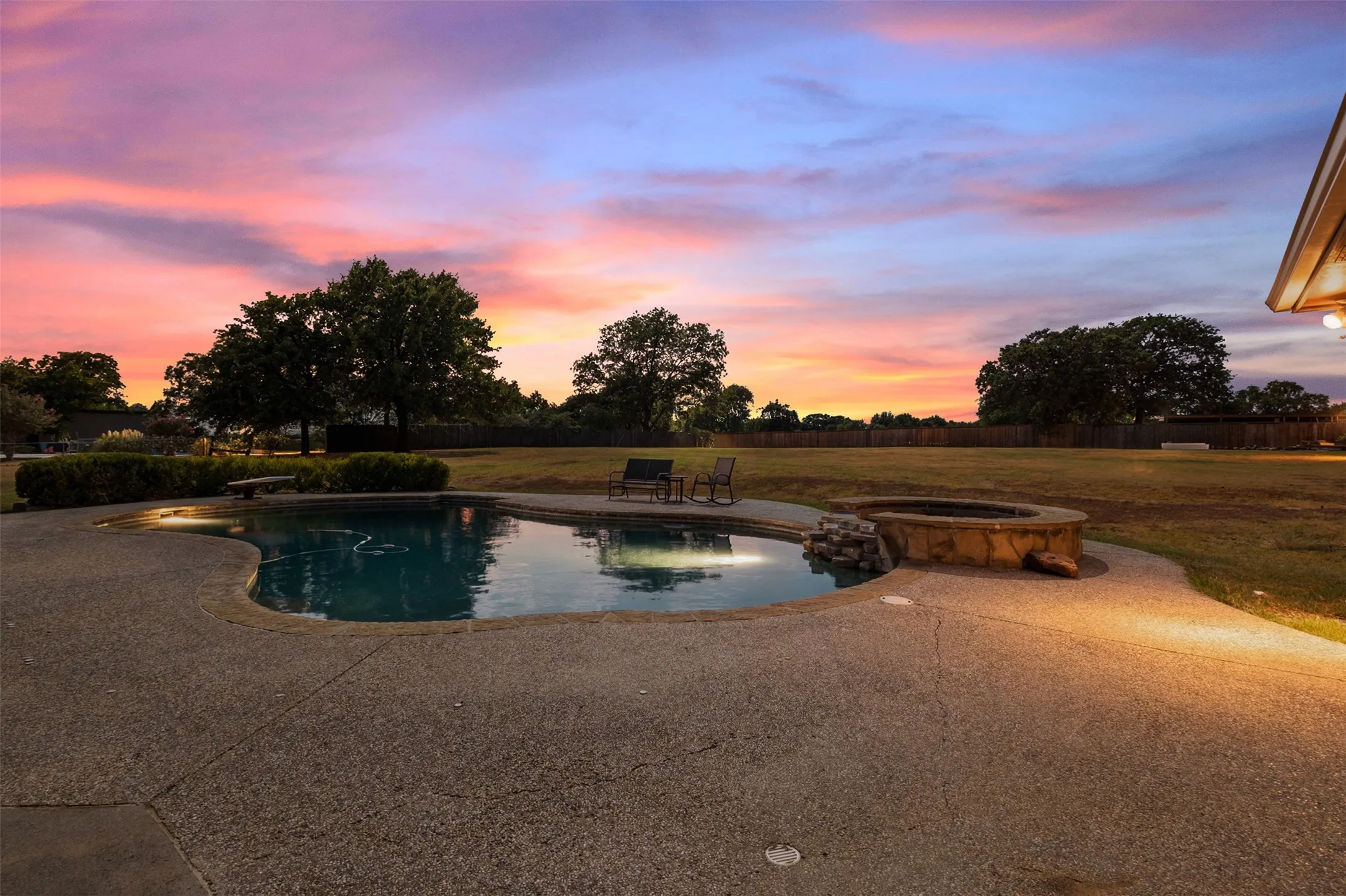 Single Family Residence For Sale in Tarrant County , 5626 Teague Road, Fort Worth, Texas 76140, 4 Bedroom, 3 Bathroom, 3 Garage spaces, 3,036 Sqft, built in 2003, mls#21377233, Real Estate Agent in Fort Worth, Homes For Sale in Tarrant county, Homes For Sale in Fort Worth, Realtor in Fort Worth Texas, Real Estate Brokerage Independent Realty Texas, Luminita Cordes Realtor