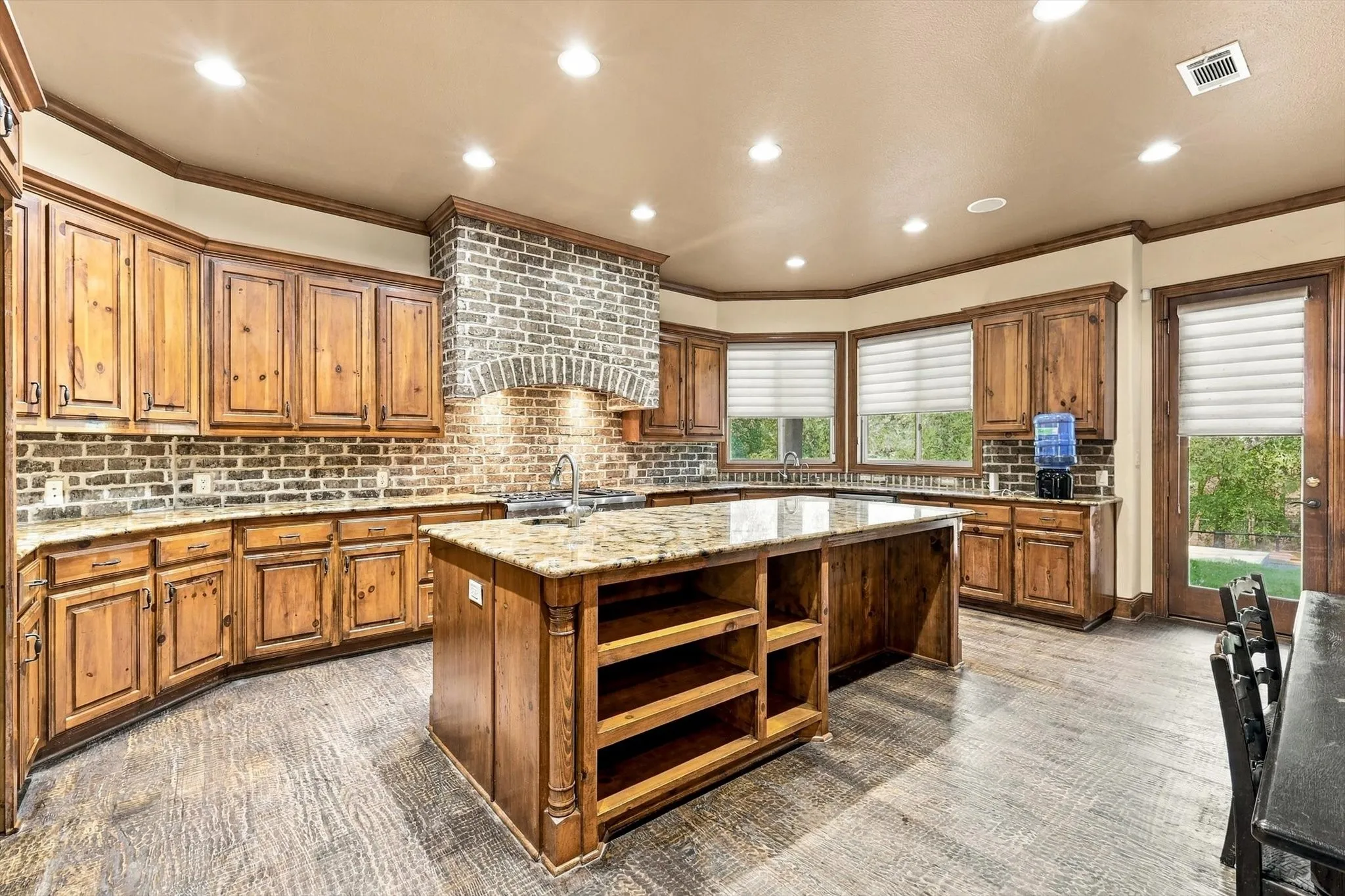 Single Family Residence For Sale in Denton County , 540 Aqua Marine, Oak Point, Texas 75068, 4 Bedroom, 4 Bathroom, 3 Garage spaces, 4,352 Sqft, built in 2004, mls#21388842, Real Estate Agent in Oak Point, Homes For Sale in Denton county, Homes For Sale in Oak Point, Realtor in Oak Point Texas, Real Estate Brokerage Independent Realty Texas, Luminita Cordes Realtor
