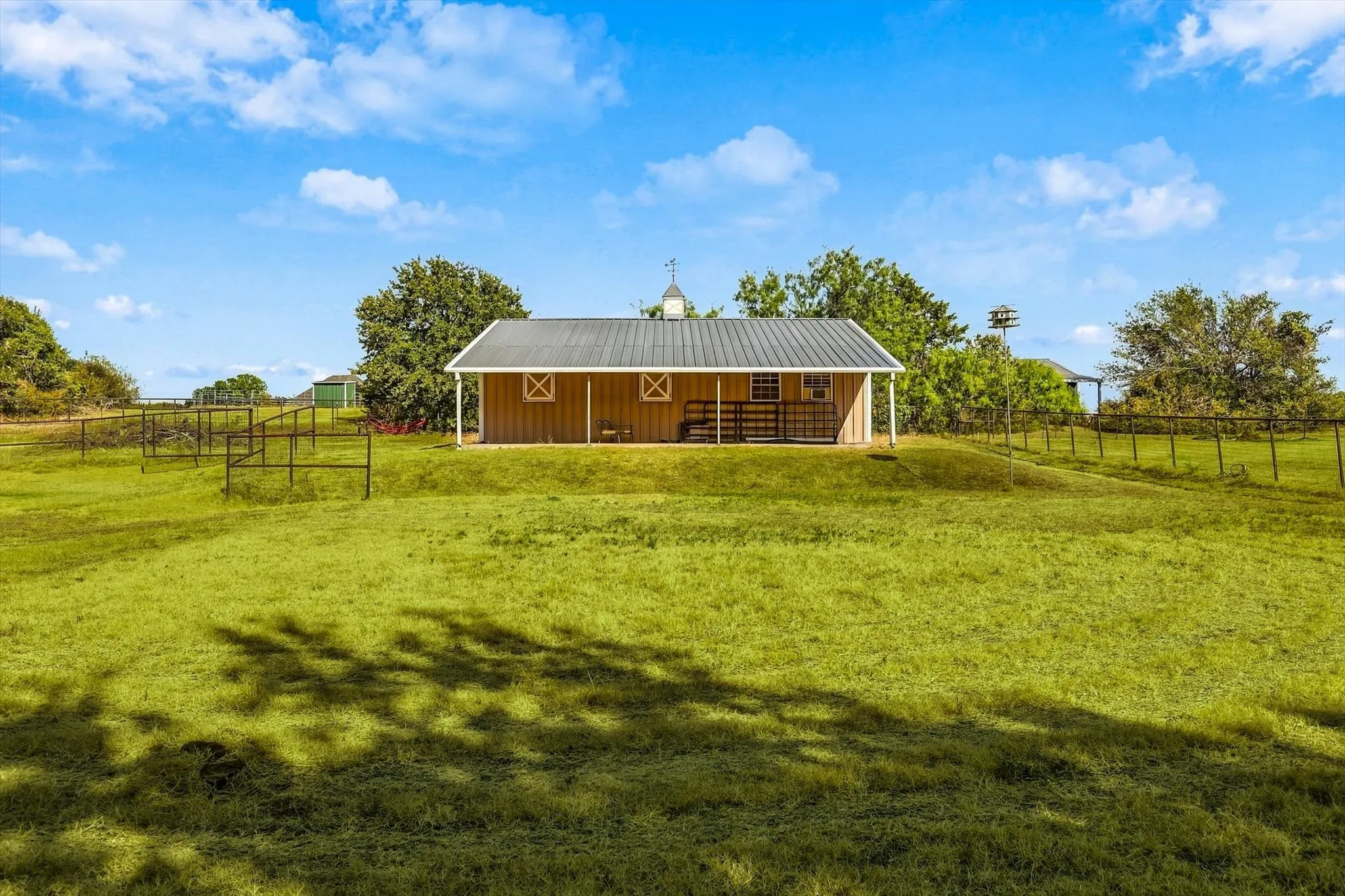 Single Family Residence For Sale in Denton County , 540 Aqua Marine, Oak Point, Texas 75068, 4 Bedroom, 4 Bathroom, 3 Garage spaces, 4,352 Sqft, built in 2004, mls#21388842, Real Estate Agent in Oak Point, Homes For Sale in Denton county, Homes For Sale in Oak Point, Realtor in Oak Point Texas, Real Estate Brokerage Independent Realty Texas, Luminita Cordes Realtor