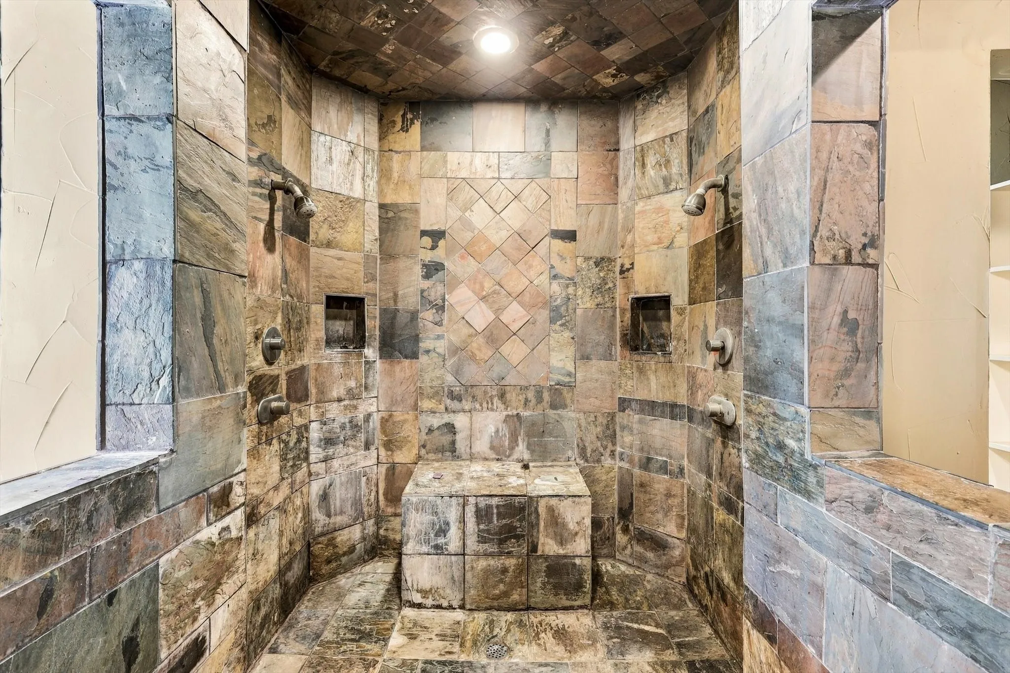Single Family Residence For Sale in Denton County , 540 Aqua Marine, Oak Point, Texas 75068, 4 Bedroom, 4 Bathroom, 3 Garage spaces, 4,352 Sqft, built in 2004, mls#21388842, Real Estate Agent in Oak Point, Homes For Sale in Denton county, Homes For Sale in Oak Point, Realtor in Oak Point Texas, Real Estate Brokerage Independent Realty Texas, Luminita Cordes Realtor