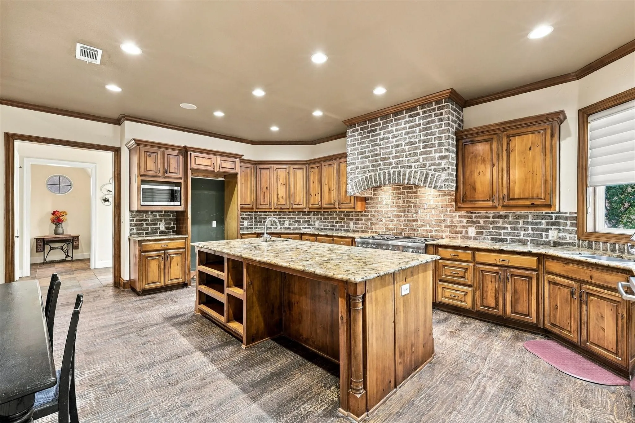Single Family Residence For Sale in Denton County , 540 Aqua Marine, Oak Point, Texas 75068, 4 Bedroom, 4 Bathroom, 3 Garage spaces, 4,352 Sqft, built in 2004, mls#21388842, Real Estate Agent in Oak Point, Homes For Sale in Denton county, Homes For Sale in Oak Point, Realtor in Oak Point Texas, Real Estate Brokerage Independent Realty Texas, Luminita Cordes Realtor