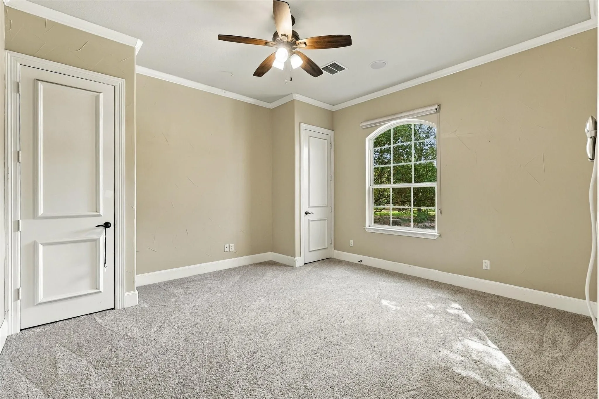Single Family Residence For Sale in Denton County , 540 Aqua Marine, Oak Point, Texas 75068, 4 Bedroom, 4 Bathroom, 3 Garage spaces, 4,352 Sqft, built in 2004, mls#21388842, Real Estate Agent in Oak Point, Homes For Sale in Denton county, Homes For Sale in Oak Point, Realtor in Oak Point Texas, Real Estate Brokerage Independent Realty Texas, Luminita Cordes Realtor