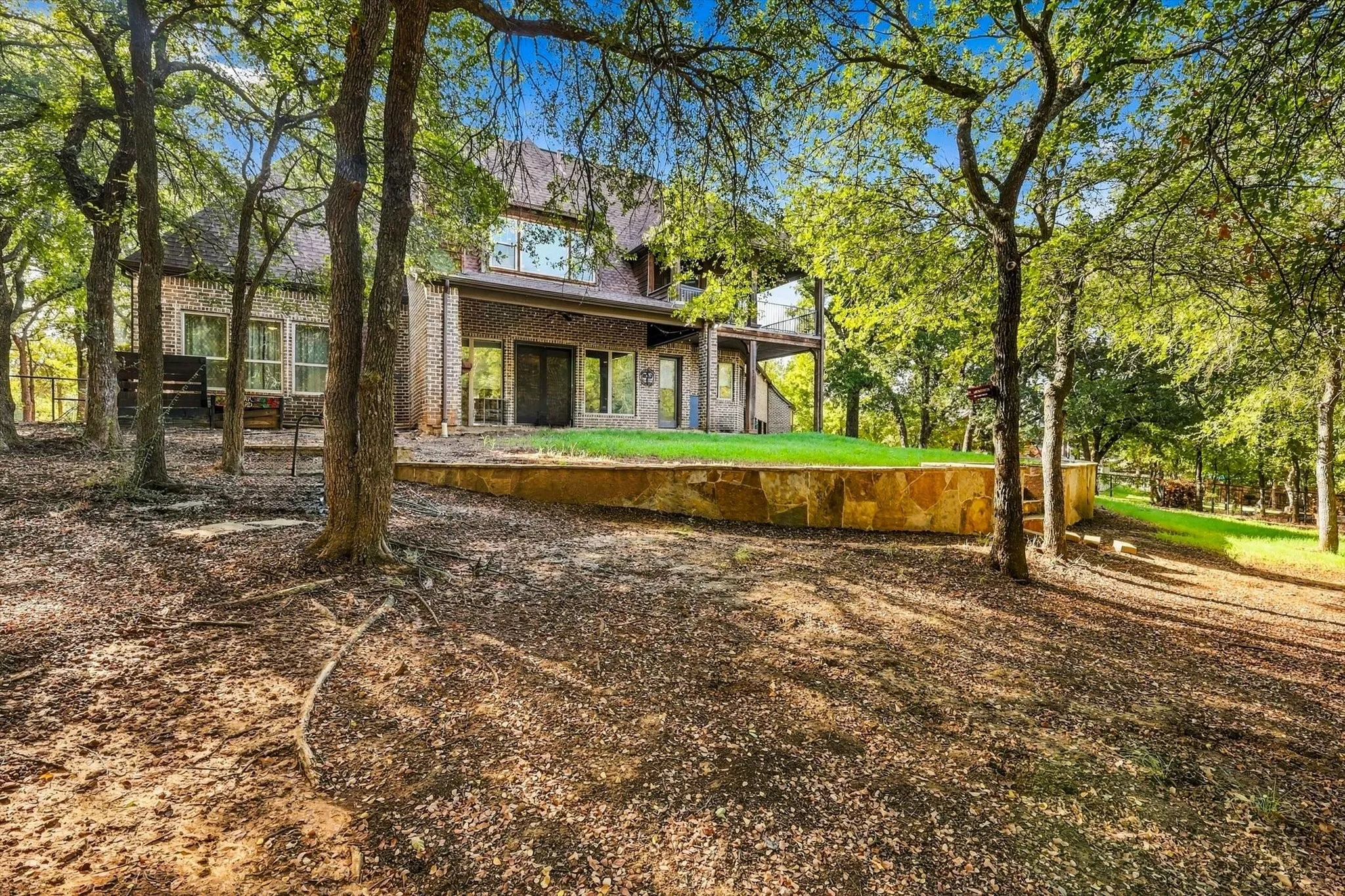 Single Family Residence For Sale in Denton County , 540 Aqua Marine, Oak Point, Texas 75068, 4 Bedroom, 4 Bathroom, 3 Garage spaces, 4,352 Sqft, built in 2004, mls#21388842, Real Estate Agent in Oak Point, Homes For Sale in Denton county, Homes For Sale in Oak Point, Realtor in Oak Point Texas, Real Estate Brokerage Independent Realty Texas, Luminita Cordes Realtor