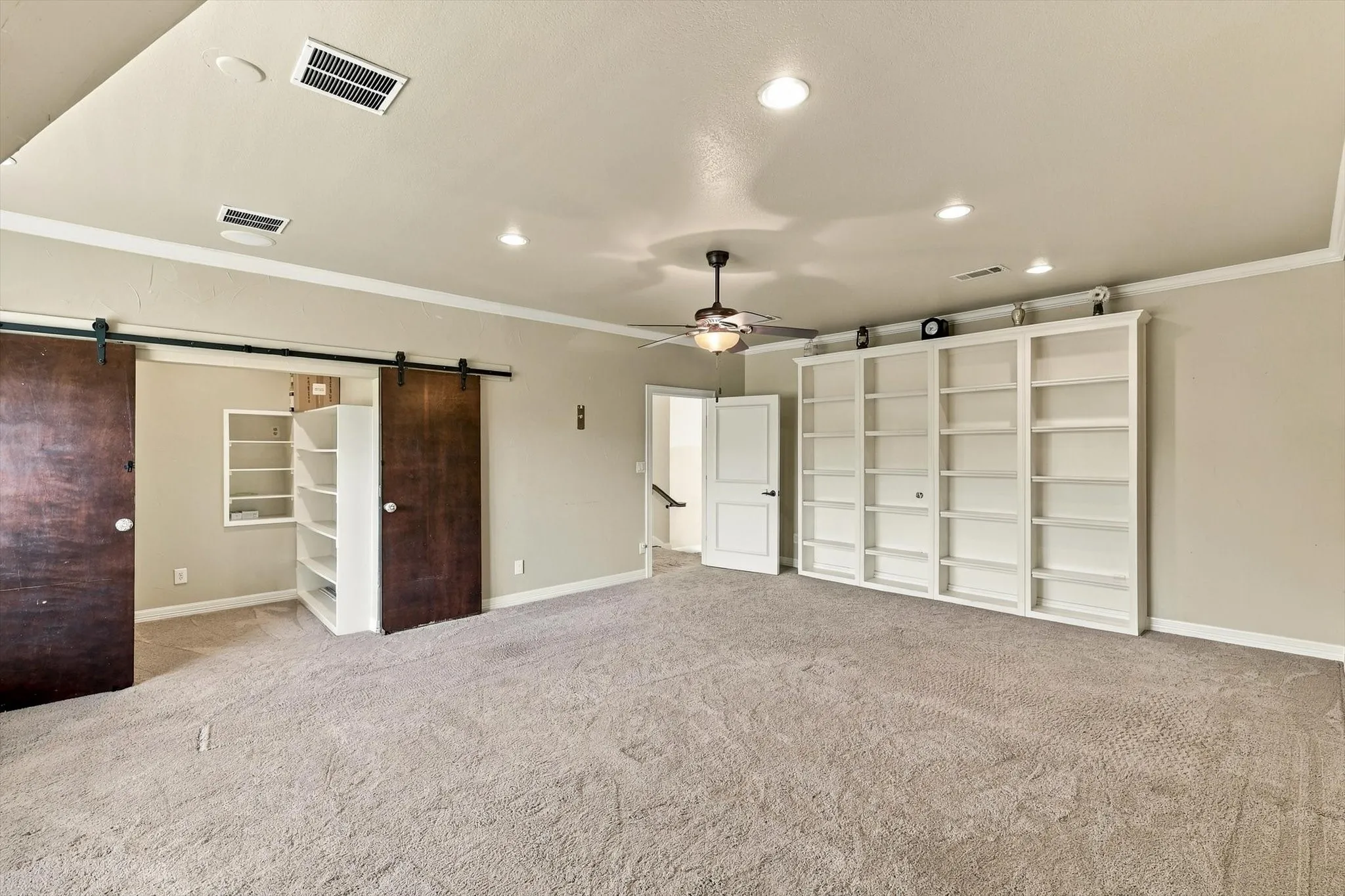 Single Family Residence For Sale in Denton County , 540 Aqua Marine, Oak Point, Texas 75068, 4 Bedroom, 4 Bathroom, 3 Garage spaces, 4,352 Sqft, built in 2004, mls#21388842, Real Estate Agent in Oak Point, Homes For Sale in Denton county, Homes For Sale in Oak Point, Realtor in Oak Point Texas, Real Estate Brokerage Independent Realty Texas, Luminita Cordes Realtor