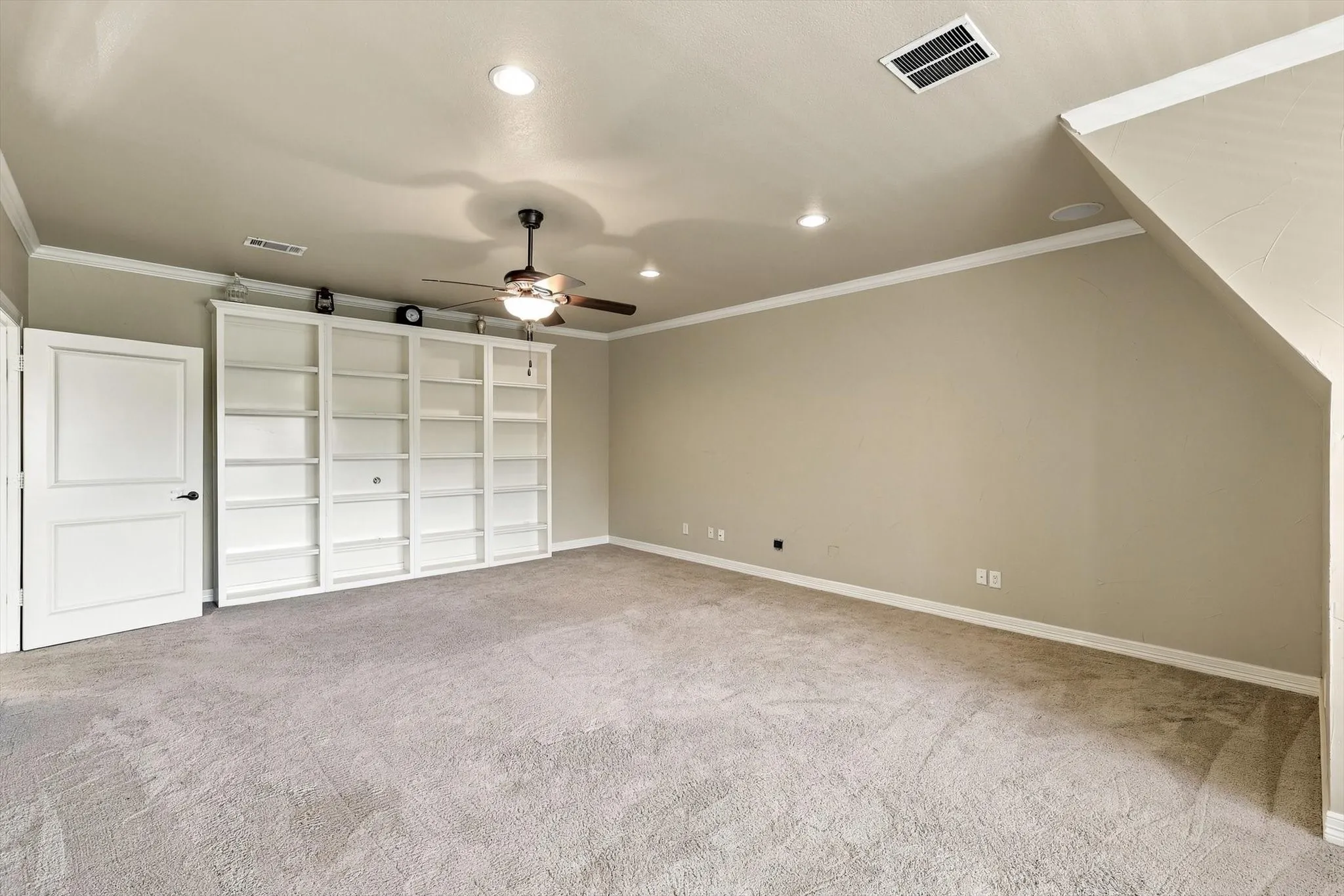 Single Family Residence For Sale in Denton County , 540 Aqua Marine, Oak Point, Texas 75068, 4 Bedroom, 4 Bathroom, 3 Garage spaces, 4,352 Sqft, built in 2004, mls#21388842, Real Estate Agent in Oak Point, Homes For Sale in Denton county, Homes For Sale in Oak Point, Realtor in Oak Point Texas, Real Estate Brokerage Independent Realty Texas, Luminita Cordes Realtor
