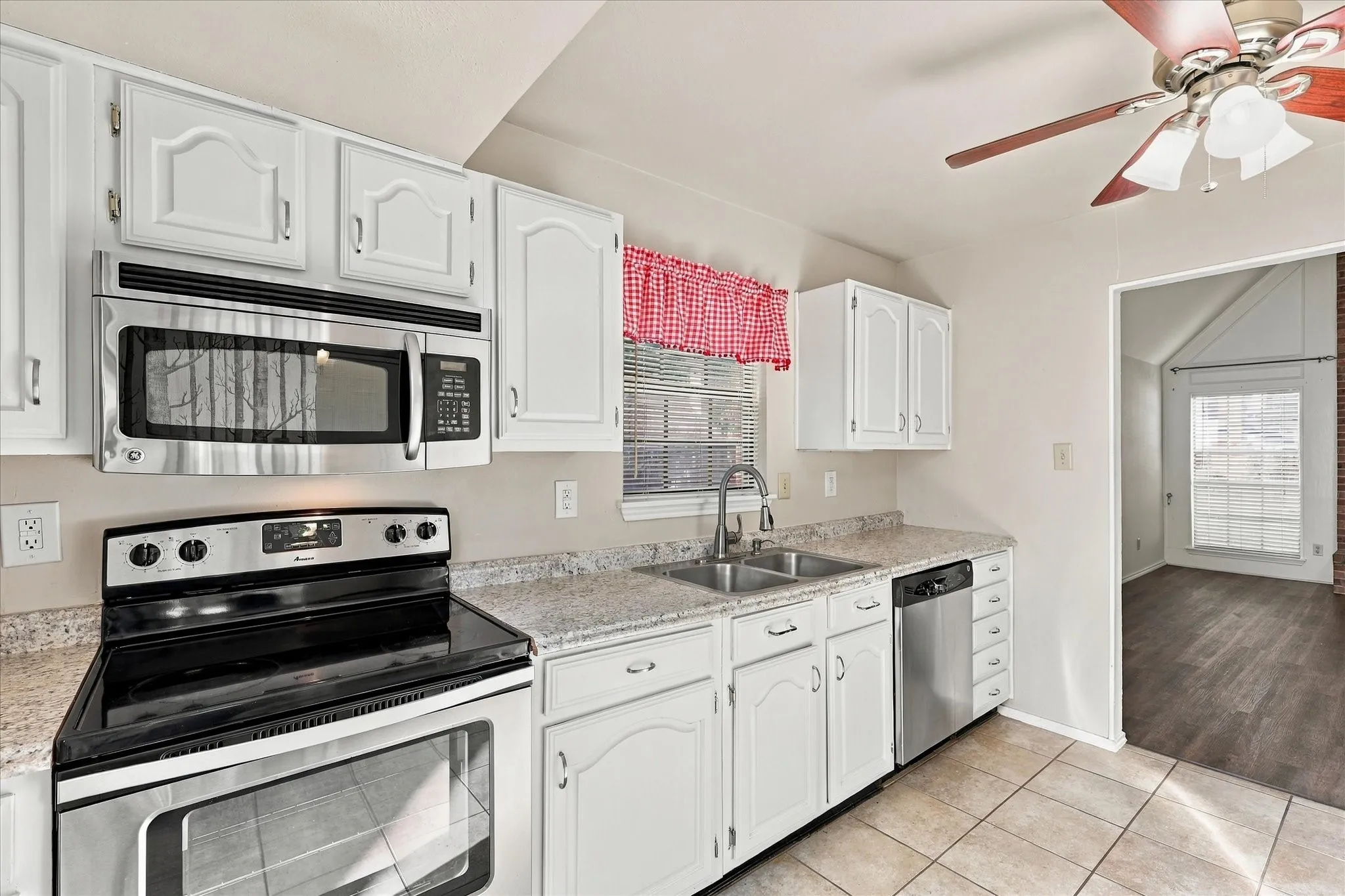 Single Family Residence For Sale in Denton County , 2831 Harbinger Lane, Dallas, Texas 75287, 2 Bedroom, 2 Bathroom, 1 Garage spaces, 1,148 Sqft, built in 1984, mls#21382911, Real Estate Agent in Dallas, Homes For Sale in Denton county, Homes For Sale in Dallas, Realtor in Dallas Texas, Real Estate Brokerage Independent Realty Texas, Luminita Cordes Realtor