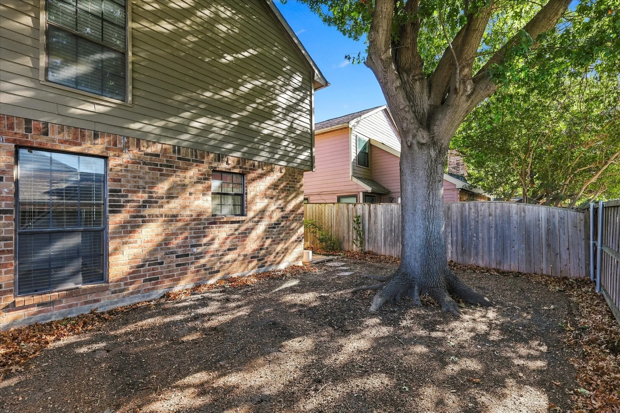 Single Family Residence For Sale in Denton County , 2831 Harbinger Lane, Dallas, Texas 75287, 2 Bedroom, 2 Bathroom, 1 Garage spaces, 1,148 Sqft, built in 1984, mls#21382911, Real Estate Agent in Dallas, Homes For Sale in Denton county, Homes For Sale in Dallas, Realtor in Dallas Texas, Real Estate Brokerage Independent Realty Texas, Luminita Cordes Realtor