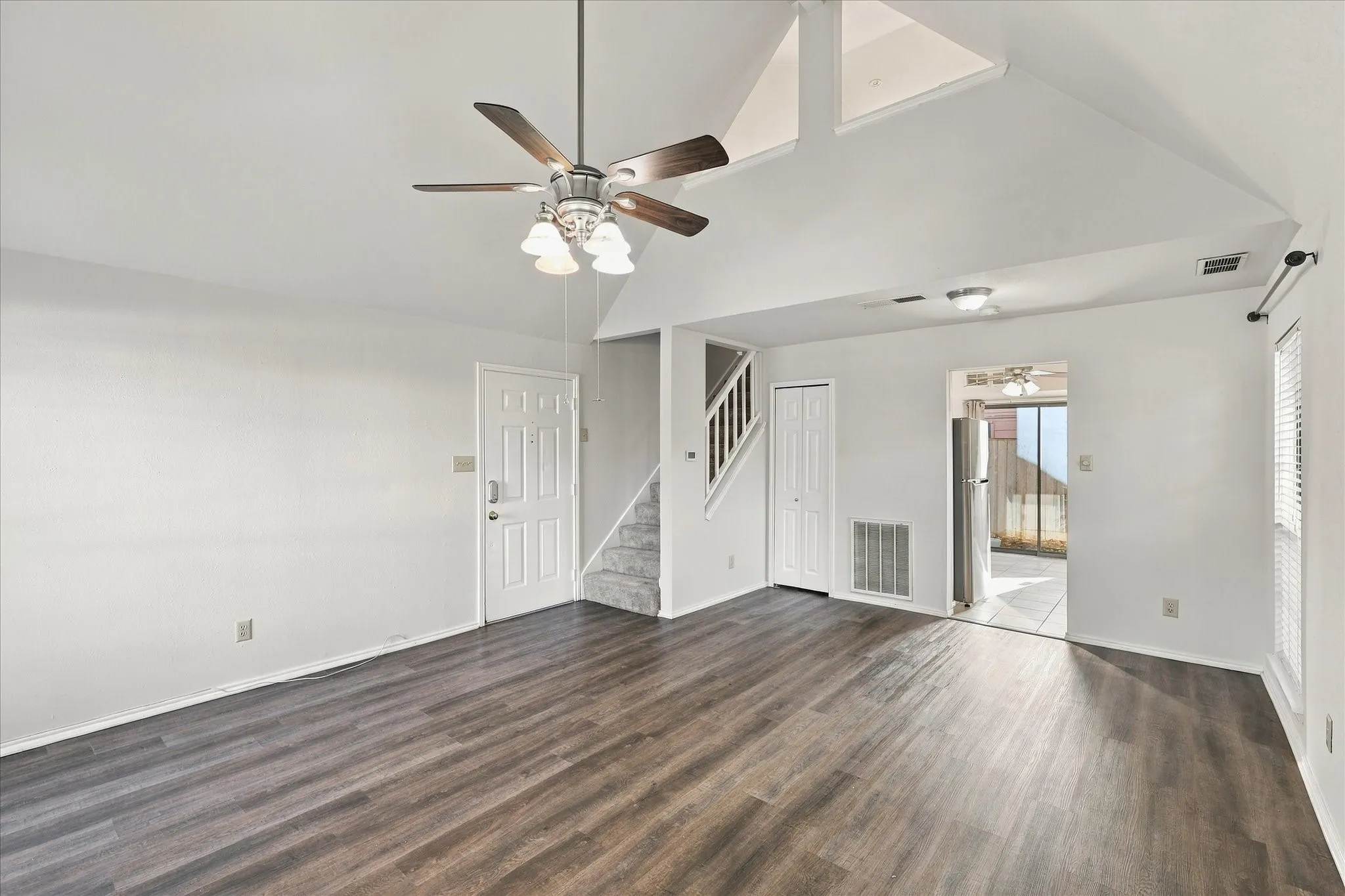 Single Family Residence For Sale in Denton County , 2831 Harbinger Lane, Dallas, Texas 75287, 2 Bedroom, 2 Bathroom, 1 Garage spaces, 1,148 Sqft, built in 1984, mls#21382911, Real Estate Agent in Dallas, Homes For Sale in Denton county, Homes For Sale in Dallas, Realtor in Dallas Texas, Real Estate Brokerage Independent Realty Texas, Luminita Cordes Realtor