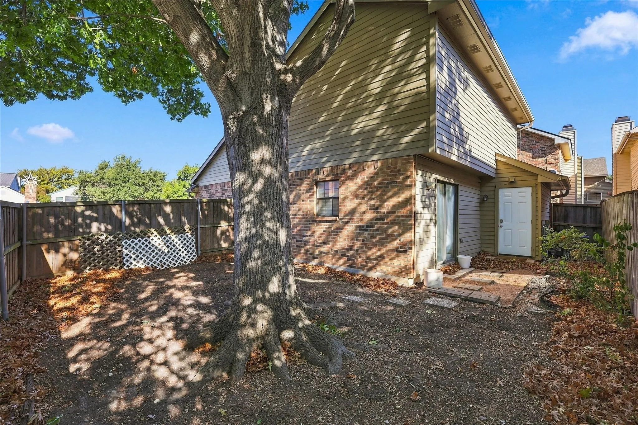 Single Family Residence For Sale in Denton County , 2831 Harbinger Lane, Dallas, Texas 75287, 2 Bedroom, 2 Bathroom, 1 Garage spaces, 1,148 Sqft, built in 1984, mls#21382911, Real Estate Agent in Dallas, Homes For Sale in Denton county, Homes For Sale in Dallas, Realtor in Dallas Texas, Real Estate Brokerage Independent Realty Texas, Luminita Cordes Realtor