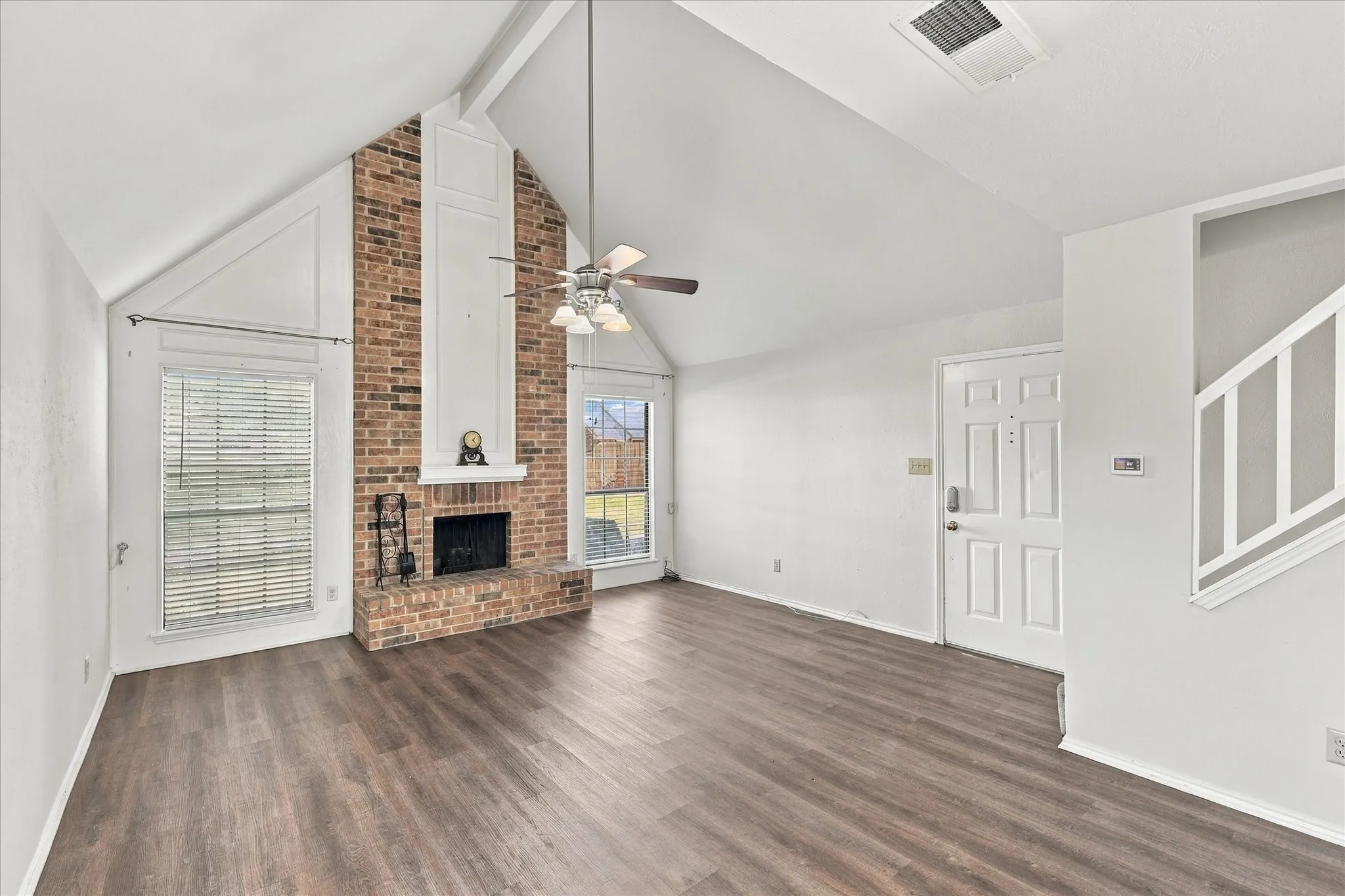 Single Family Residence For Sale in Denton County , 2831 Harbinger Lane, Dallas, Texas 75287, 2 Bedroom, 2 Bathroom, 1 Garage spaces, 1,148 Sqft, built in 1984, mls#21382911, Real Estate Agent in Dallas, Homes For Sale in Denton county, Homes For Sale in Dallas, Realtor in Dallas Texas, Real Estate Brokerage Independent Realty Texas, Luminita Cordes Realtor