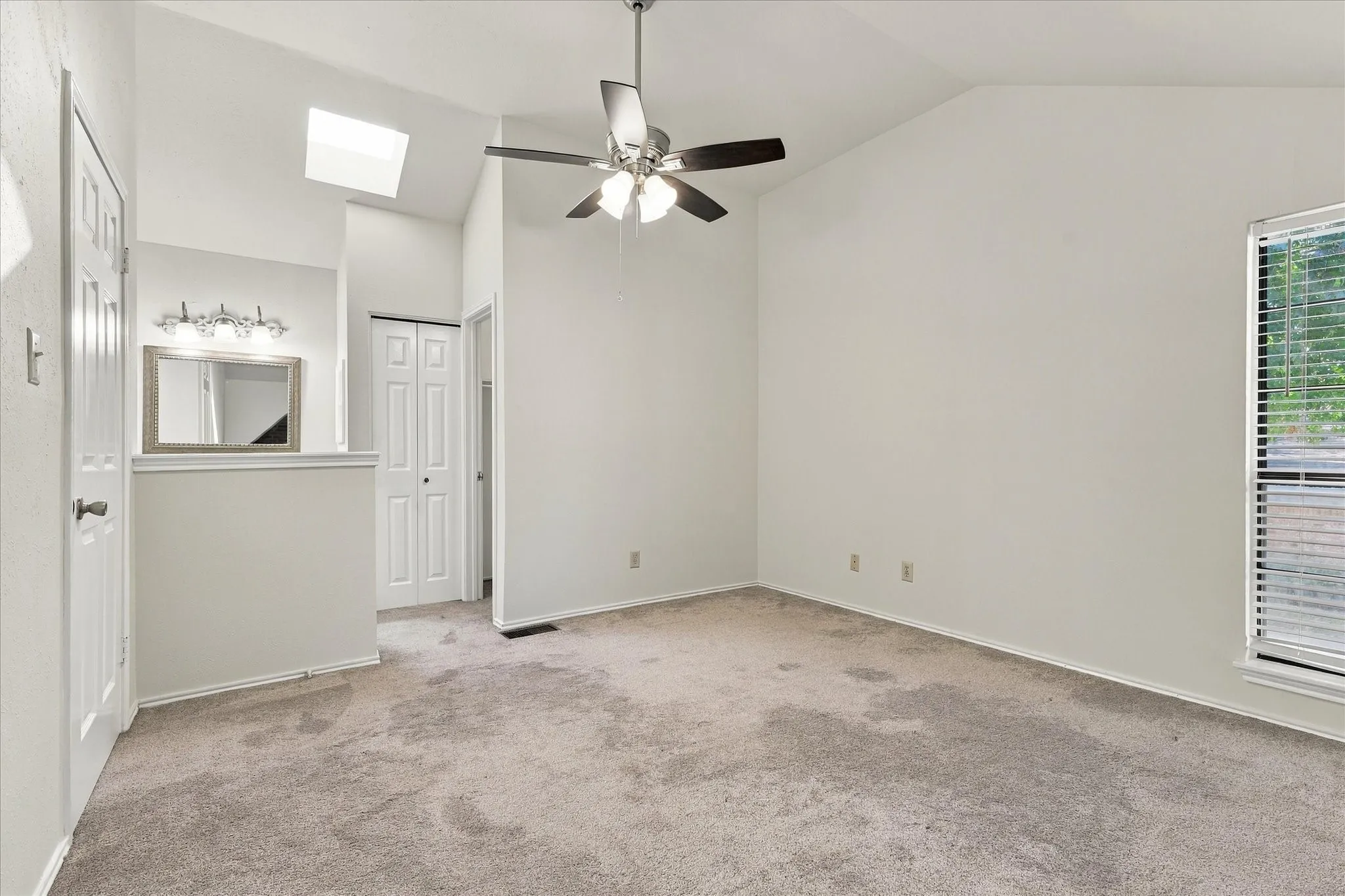 Single Family Residence For Sale in Denton County , 2831 Harbinger Lane, Dallas, Texas 75287, 2 Bedroom, 2 Bathroom, 1 Garage spaces, 1,148 Sqft, built in 1984, mls#21382911, Real Estate Agent in Dallas, Homes For Sale in Denton county, Homes For Sale in Dallas, Realtor in Dallas Texas, Real Estate Brokerage Independent Realty Texas, Luminita Cordes Realtor