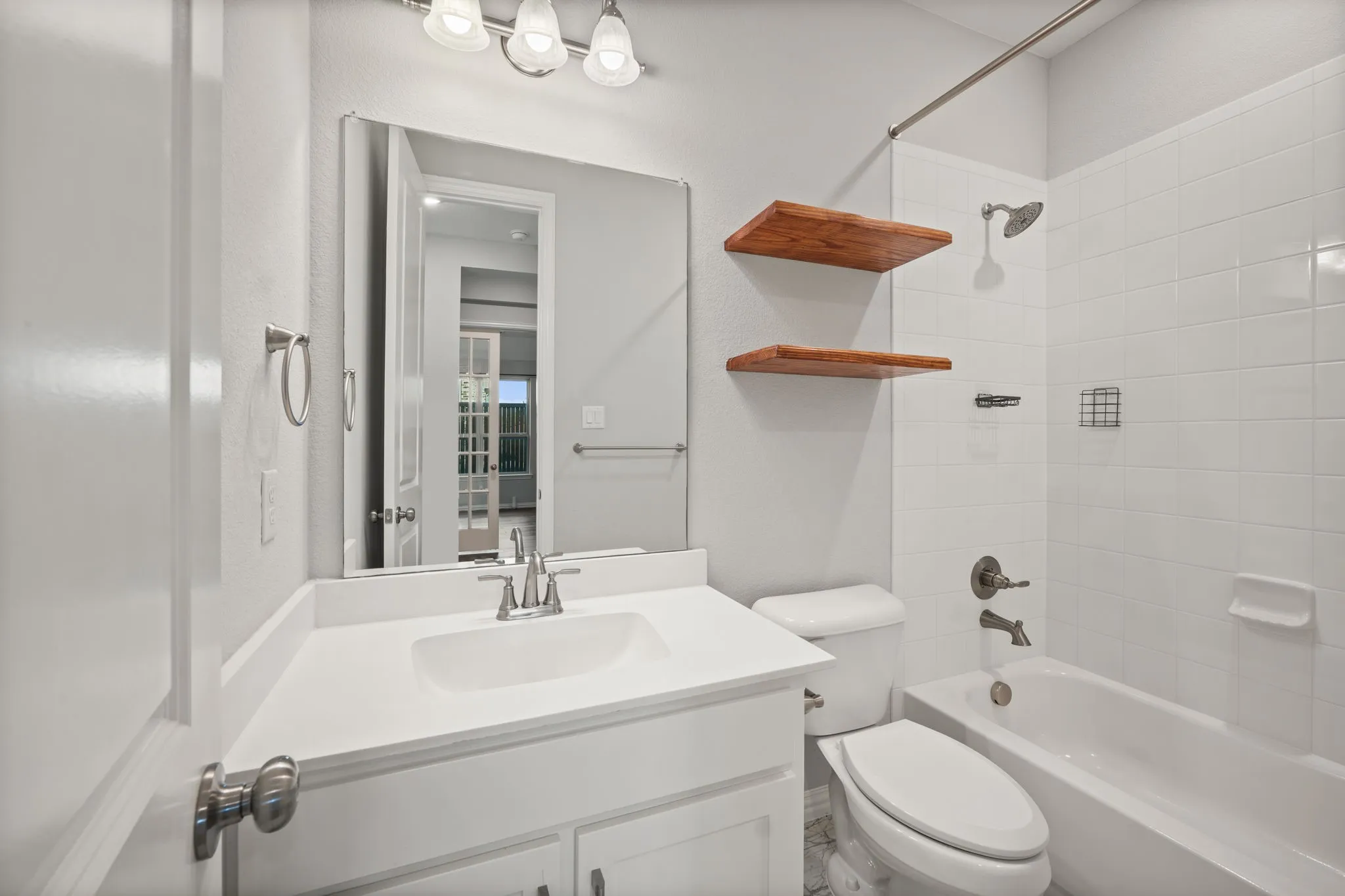 Single Family Residence For Sale in Collin County , 1506 Red Rose Trail, Celina, Texas 75078, 4 Bedroom, 3 Bathroom, 3 Garage spaces, 2,391 Sqft, built in 2020, mls#21388746, Real Estate Agent in Celina, Homes For Sale in Collin county, Homes For Sale in Celina, Realtor in Celina Texas, Real Estate Brokerage Independent Realty Texas, Luminita Cordes Realtor