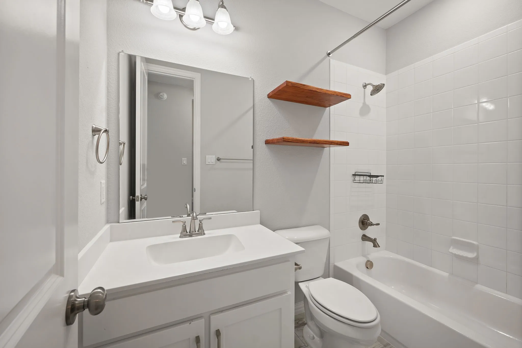 Single Family Residence For Sale in Collin County , 1506 Red Rose Trail, Celina, Texas 75078, 4 Bedroom, 3 Bathroom, 3 Garage spaces, 2,391 Sqft, built in 2020, mls#21388746, Real Estate Agent in Celina, Homes For Sale in Collin county, Homes For Sale in Celina, Realtor in Celina Texas, Real Estate Brokerage Independent Realty Texas, Luminita Cordes Realtor