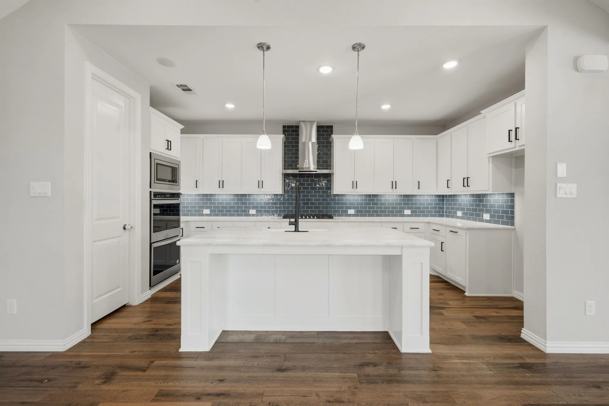 Single Family Residence For Sale in Collin County , 1506 Red Rose Trail, Celina, Texas 75078, 4 Bedroom, 3 Bathroom, 3 Garage spaces, 2,391 Sqft, built in 2020, mls#21388746, Real Estate Agent in Celina, Homes For Sale in Collin county, Homes For Sale in Celina, Realtor in Celina Texas, Real Estate Brokerage Independent Realty Texas, Luminita Cordes Realtor