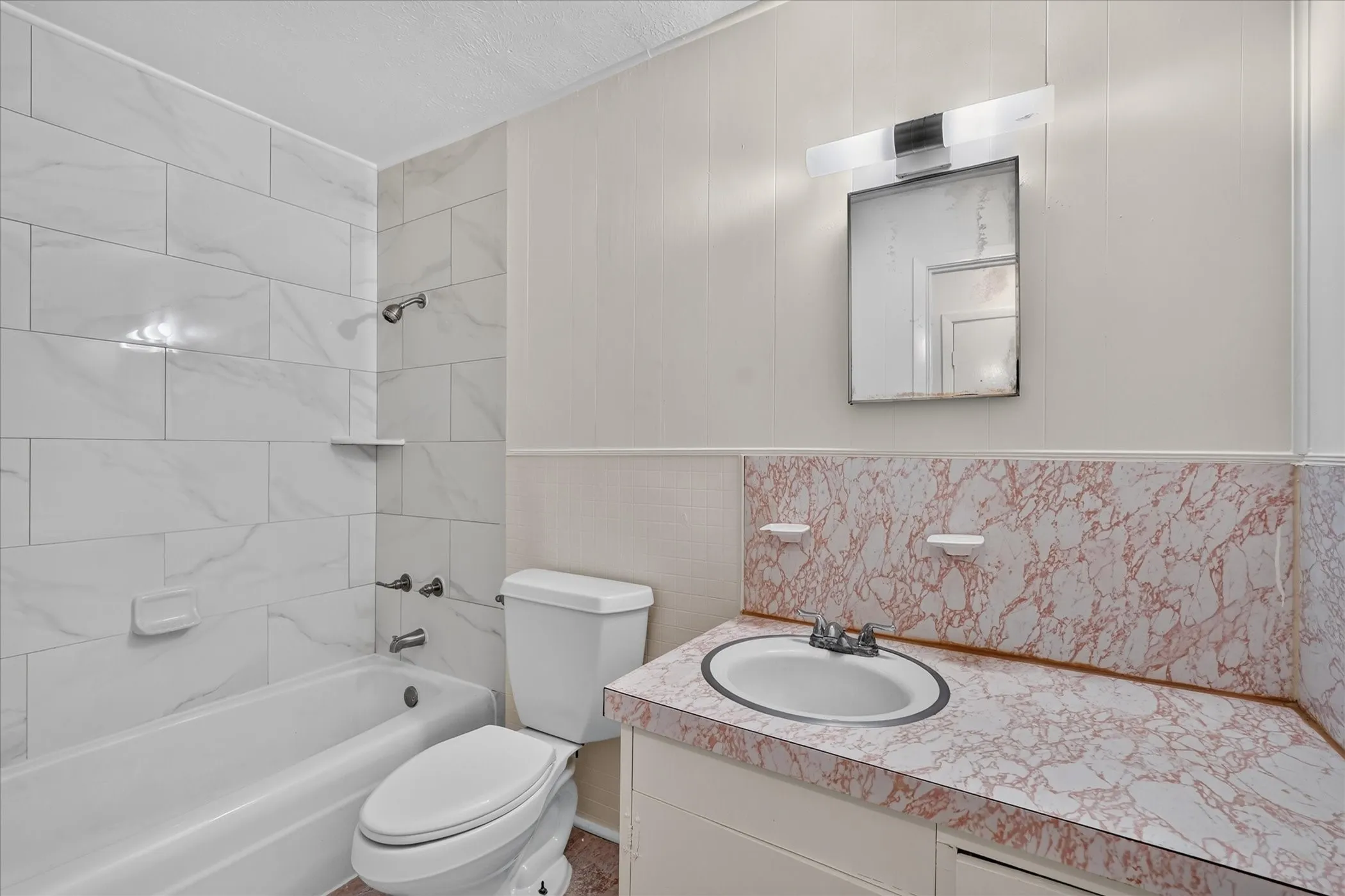 Duplex For Rent in Dallas County , 1805 Randolph Drive 2, Garland, Texas 75041, 1 Bedroom, 1 Bathroom, Garage spaces, 770 Sqft, built in 1969, mls#21389142, Real Estate Agent in Garland, Homes For Rent in Dallas county, Homes For Rent in Garland, Realtor in Garland Texas, Real Estate Brokerage Independent Realty Texas, Luminita Cordes Realtor