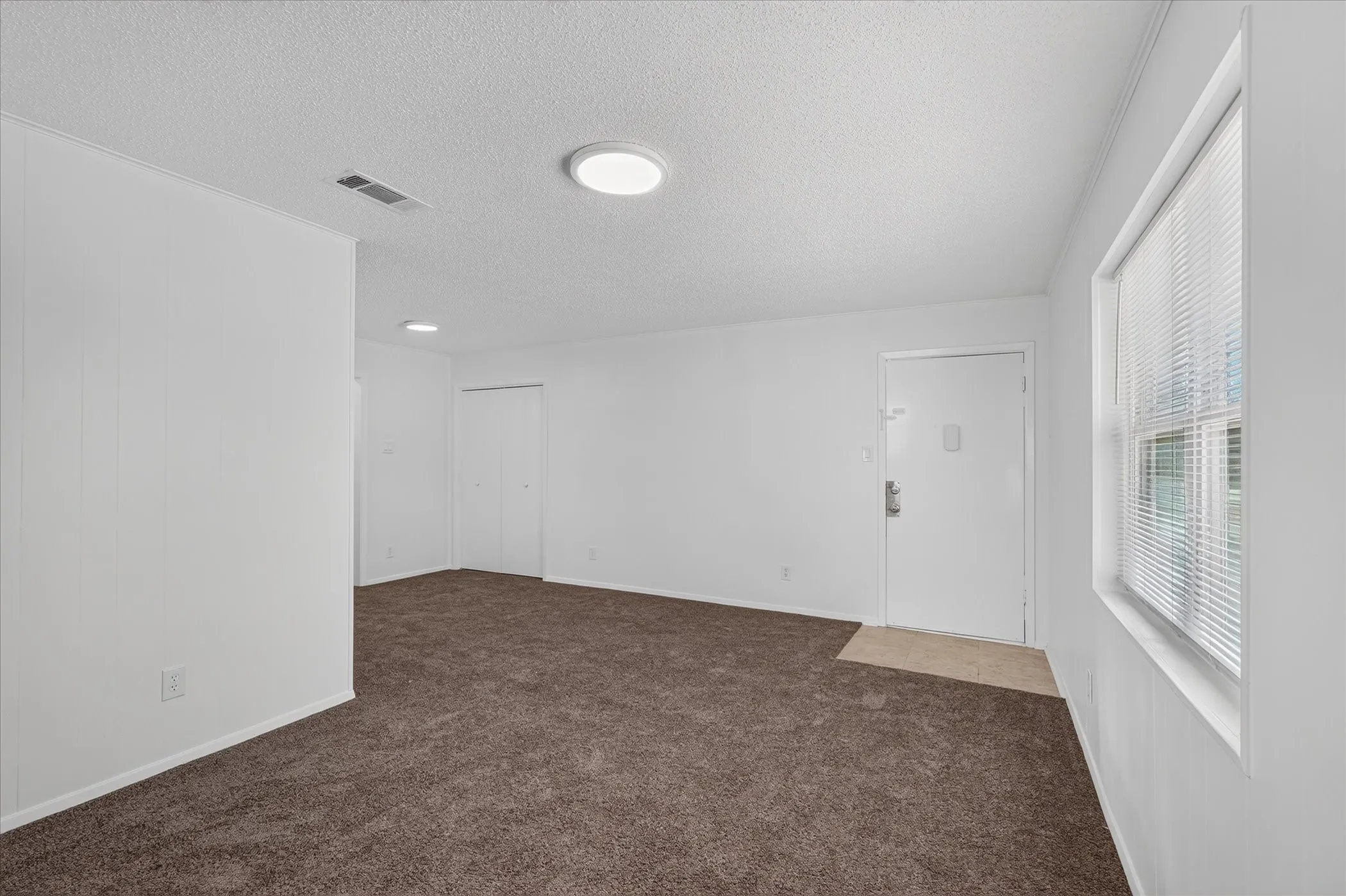 Duplex For Rent in Dallas County , 1805 Randolph Drive 2, Garland, Texas 75041, 1 Bedroom, 1 Bathroom, Garage spaces, 770 Sqft, built in 1969, mls#21389142, Real Estate Agent in Garland, Homes For Rent in Dallas county, Homes For Rent in Garland, Realtor in Garland Texas, Real Estate Brokerage Independent Realty Texas, Luminita Cordes Realtor