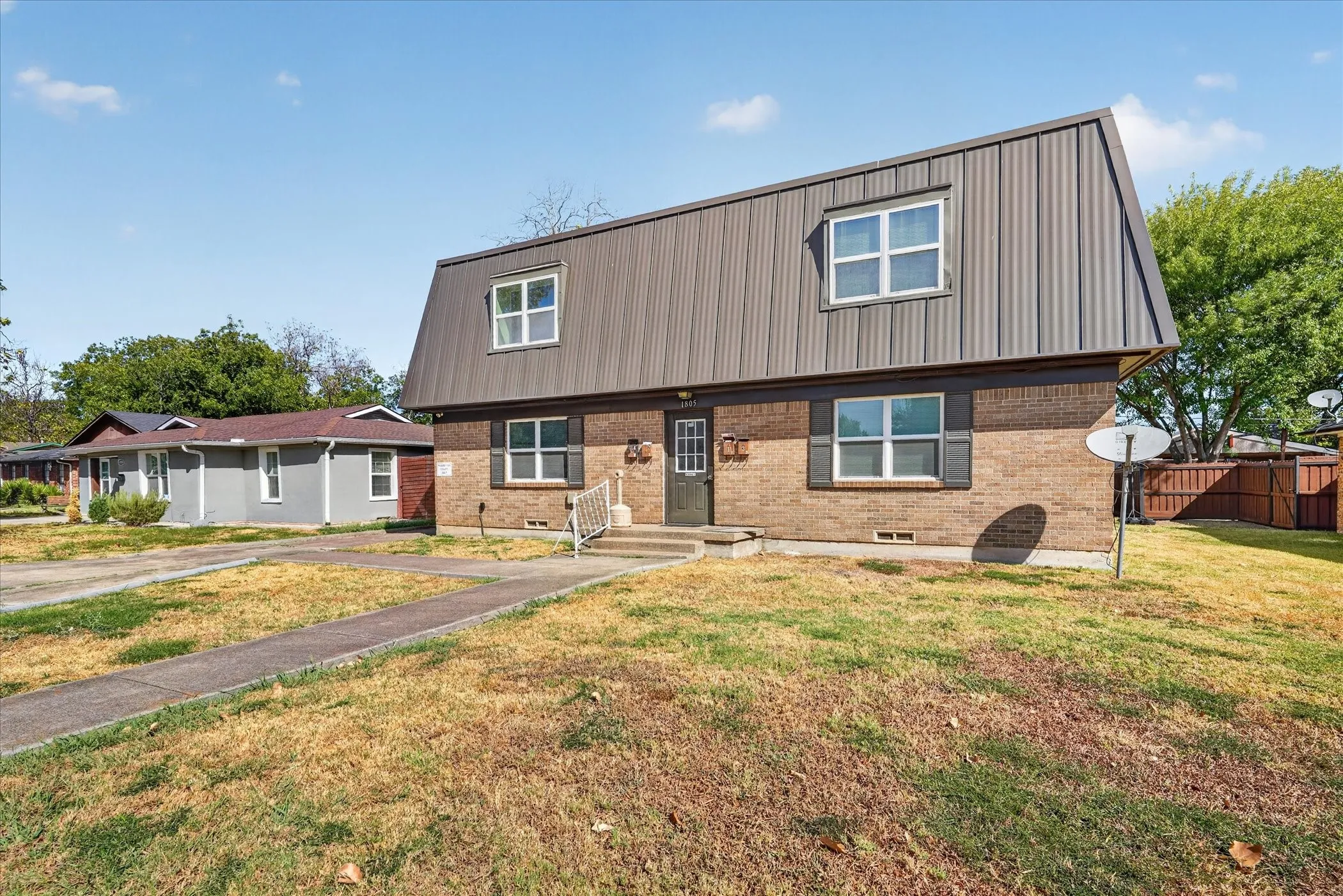 Duplex For Rent in Dallas County , 1805 Randolph Drive 2, Garland, Texas 75041, 1 Bedroom, 1 Bathroom, Garage spaces, 770 Sqft, built in 1969, mls#21389142, Real Estate Agent in Garland, Homes For Rent in Dallas county, Homes For Rent in Garland, Realtor in Garland Texas, Real Estate Brokerage Independent Realty Texas, Luminita Cordes Realtor