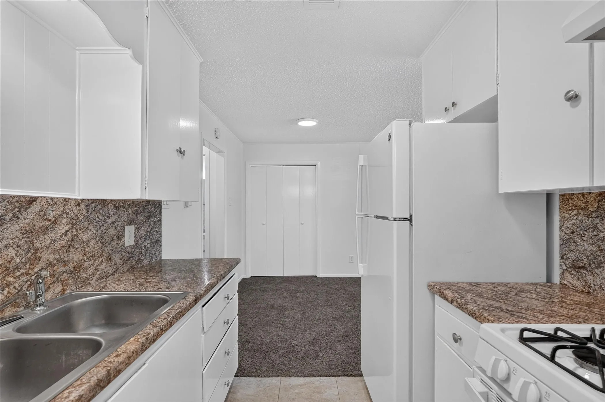 Duplex For Rent in Dallas County , 1805 Randolph Drive 2, Garland, Texas 75041, 1 Bedroom, 1 Bathroom, Garage spaces, 770 Sqft, built in 1969, mls#21389142, Real Estate Agent in Garland, Homes For Rent in Dallas county, Homes For Rent in Garland, Realtor in Garland Texas, Real Estate Brokerage Independent Realty Texas, Luminita Cordes Realtor