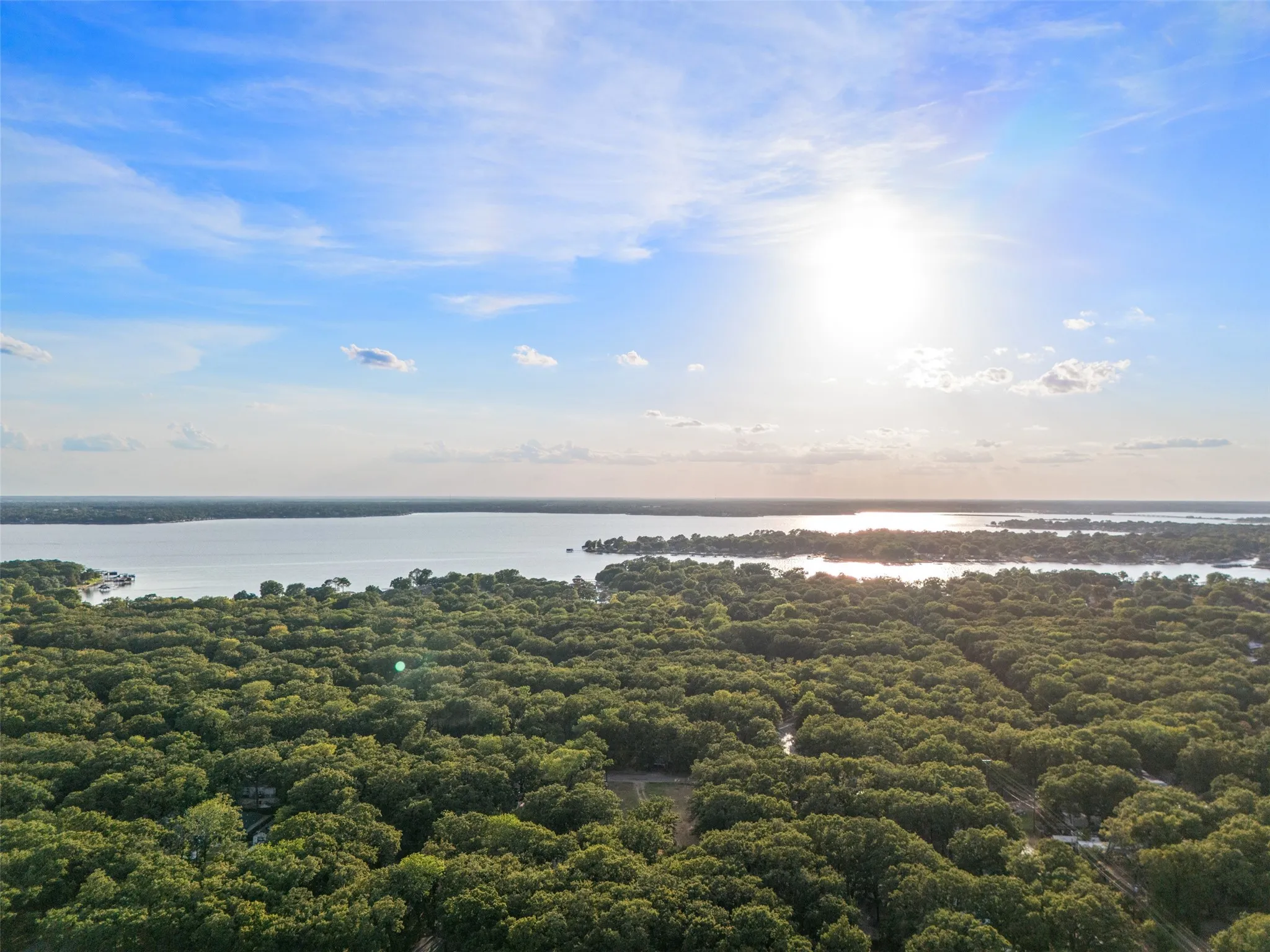 Mobile Home For Sale in Henderson County , 140 Southlake Drive, Mabank, Texas 75156, 3 Bedroom, 2 Bathroom, Garage spaces, 1,152 Sqft, built in 2023, mls#21389144, Real Estate Agent in Mabank, Homes For Sale in Henderson county, Homes For Sale in Mabank, Realtor in Mabank Texas, Real Estate Brokerage Independent Realty Texas, Luminita Cordes Realtor
