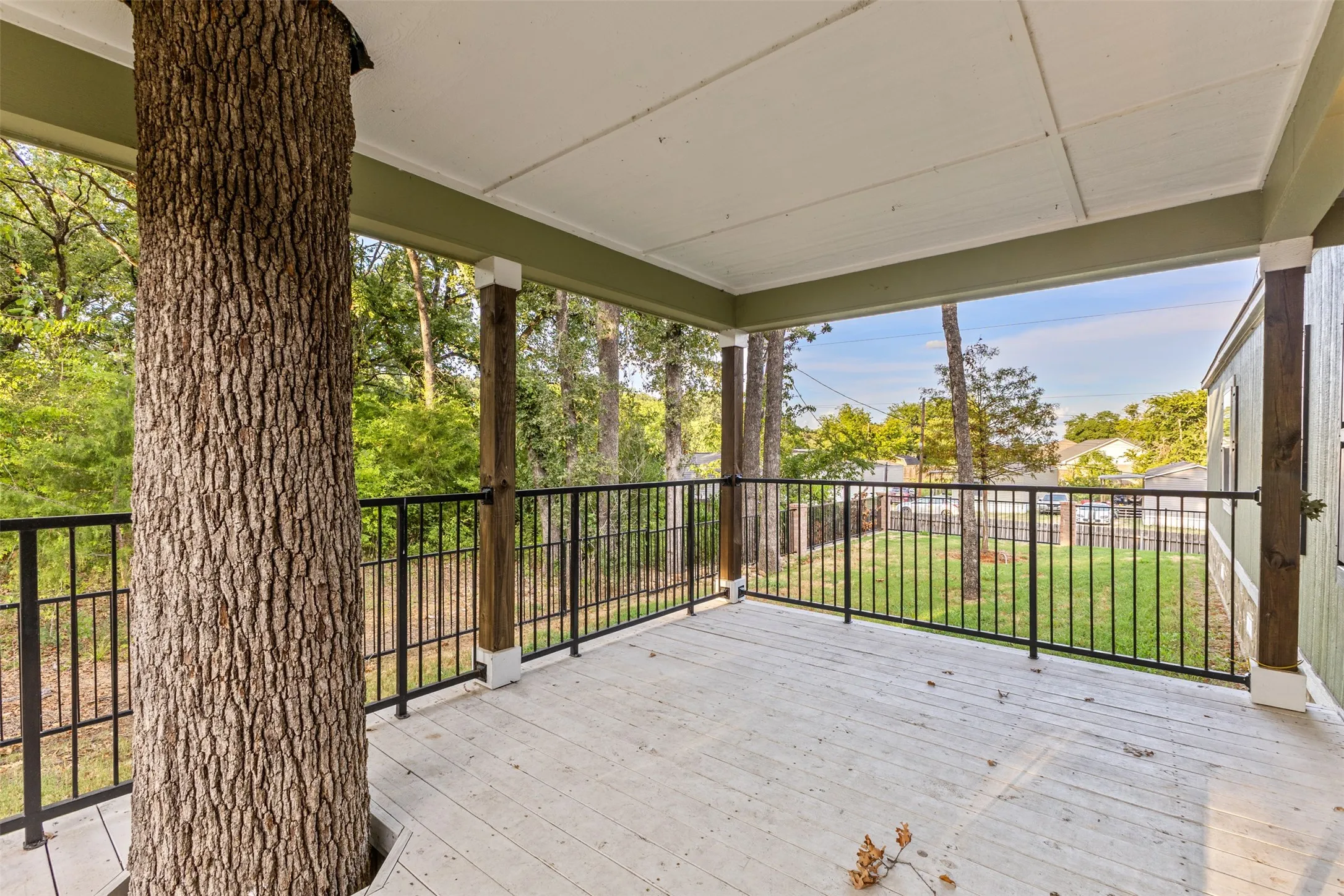 Mobile Home For Sale in Henderson County , 140 Southlake Drive, Mabank, Texas 75156, 3 Bedroom, 2 Bathroom, Garage spaces, 1,152 Sqft, built in 2023, mls#21389144, Real Estate Agent in Mabank, Homes For Sale in Henderson county, Homes For Sale in Mabank, Realtor in Mabank Texas, Real Estate Brokerage Independent Realty Texas, Luminita Cordes Realtor