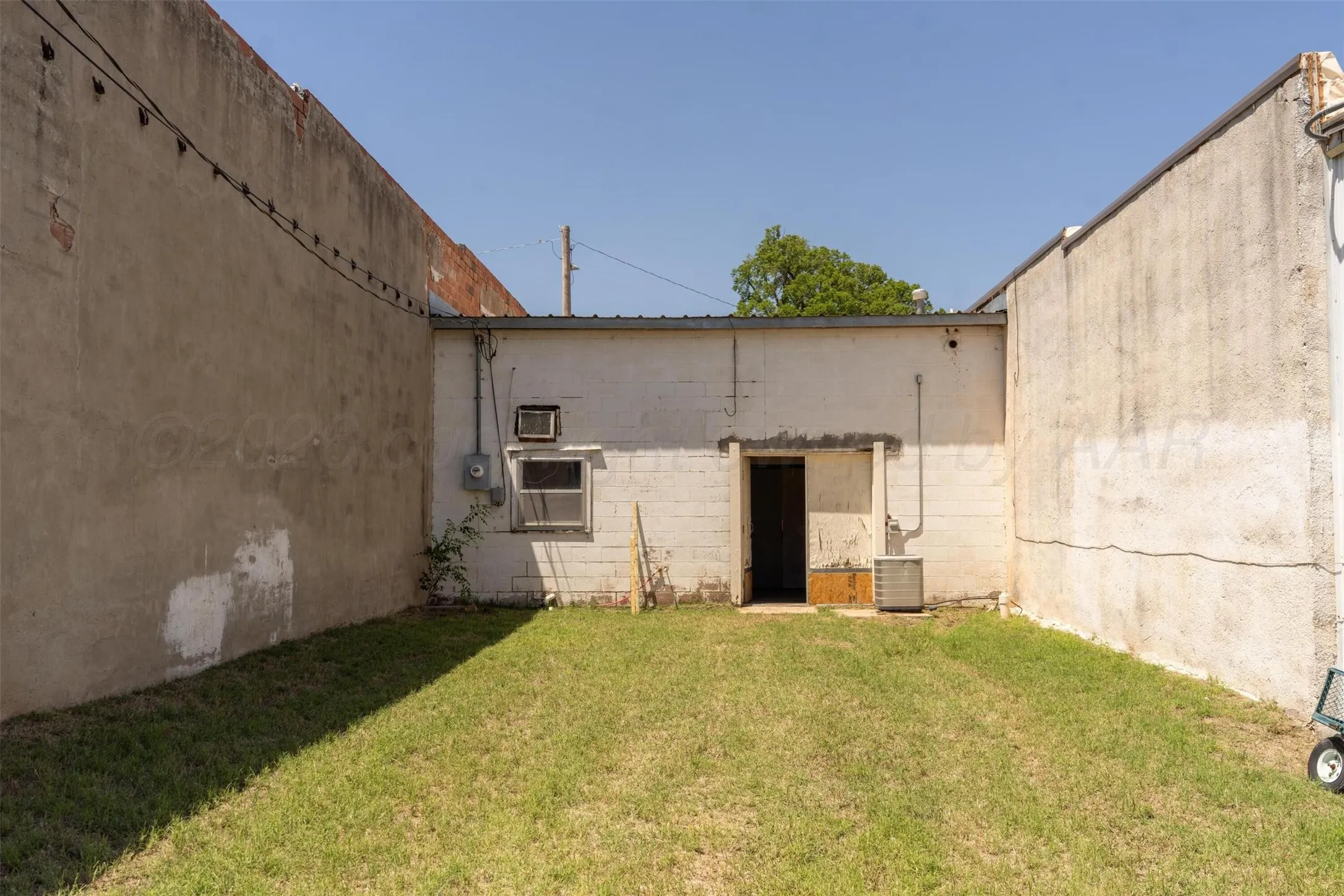 Retail For Sale in Wheeler County , 114 E Texas Avenue, Wheeler, Texas 79096, 0, 0, Garage spaces, 0 Sqft, built in 1930, mls#21389147, Real Estate Agent in Wheeler, Homes For Sale in Wheeler county, Homes For Sale in Wheeler, Realtor in Wheeler Texas, Real Estate Brokerage Independent Realty Texas, Luminita Cordes Realtor