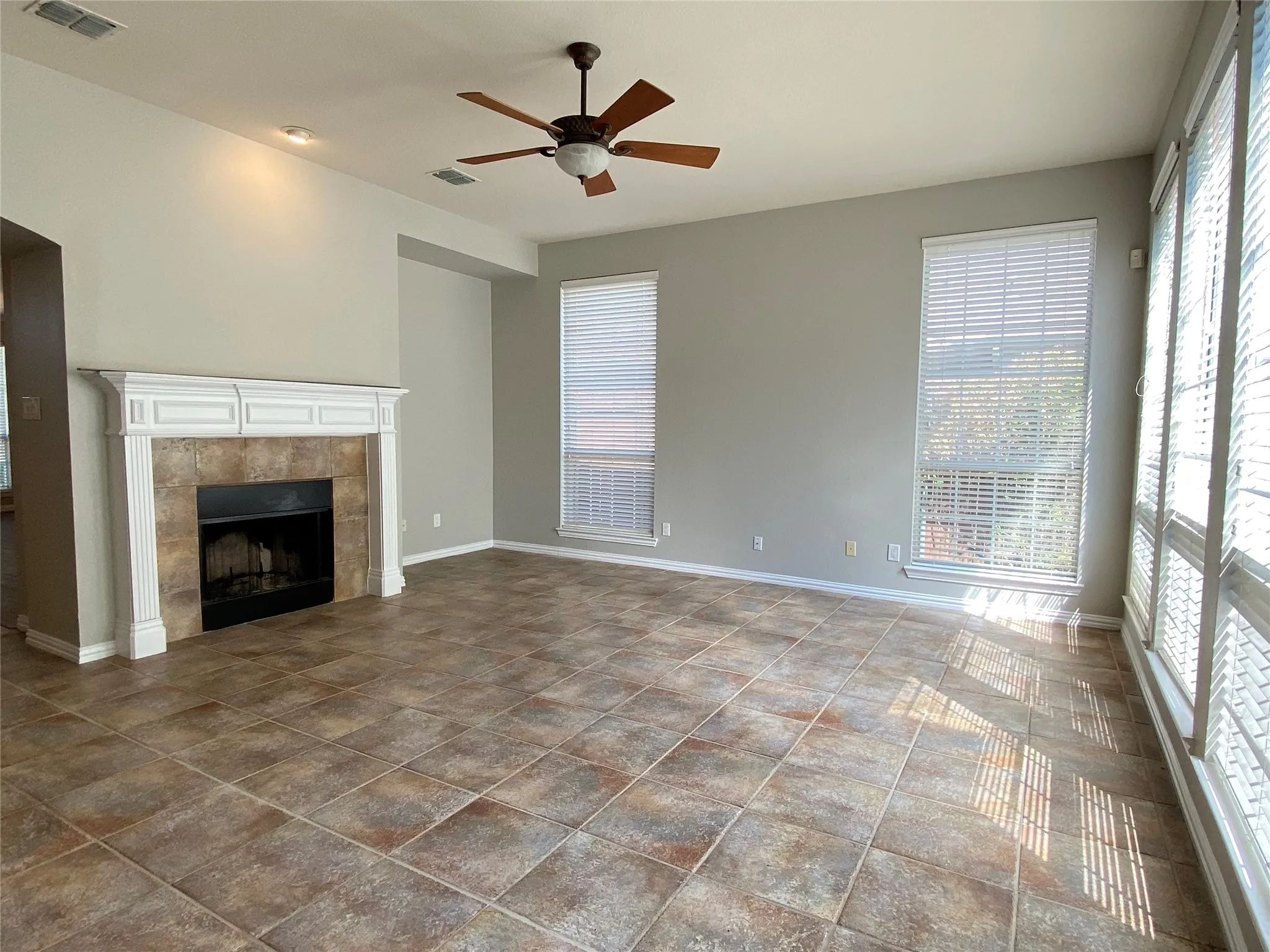 Single Family Residence For Rent in Collin County , 15861 Twin Cove Drive, Frisco, Texas 75035, 4 Bedroom, 4 Bathroom, 2 Garage spaces, 3,052 Sqft, built in 2001, mls#21389148, Real Estate Agent in Frisco, Homes For Rent in Collin county, Homes For Rent in Frisco, Realtor in Frisco Texas, Real Estate Brokerage Independent Realty Texas, Luminita Cordes Realtor