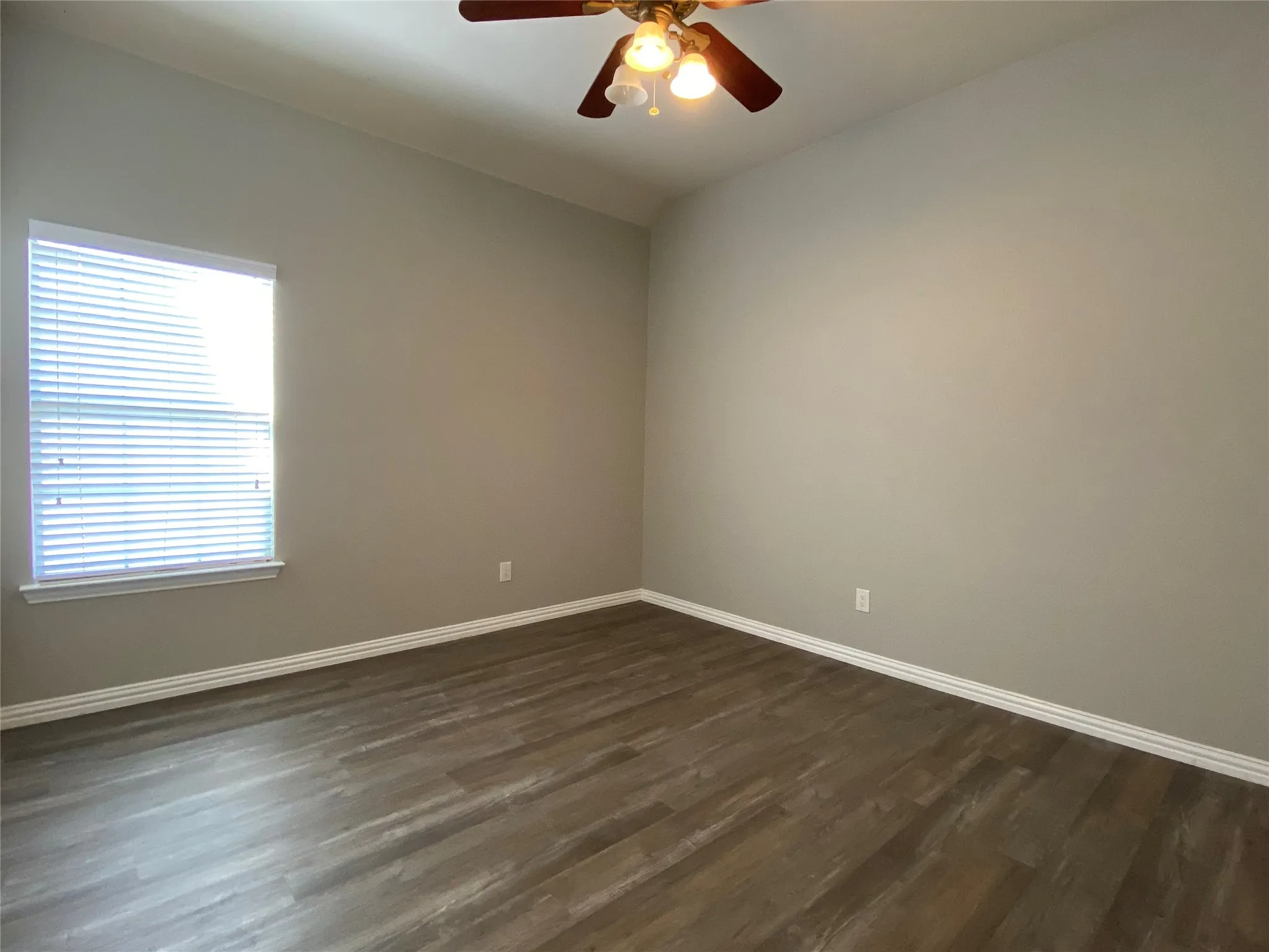 Single Family Residence For Rent in Collin County , 15861 Twin Cove Drive, Frisco, Texas 75035, 4 Bedroom, 4 Bathroom, 2 Garage spaces, 3,052 Sqft, built in 2001, mls#21389148, Real Estate Agent in Frisco, Homes For Rent in Collin county, Homes For Rent in Frisco, Realtor in Frisco Texas, Real Estate Brokerage Independent Realty Texas, Luminita Cordes Realtor