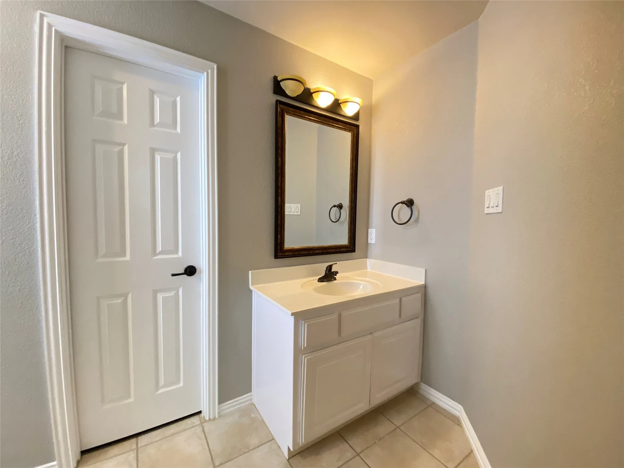 Single Family Residence For Rent in Collin County , 15861 Twin Cove Drive, Frisco, Texas 75035, 4 Bedroom, 4 Bathroom, 2 Garage spaces, 3,052 Sqft, built in 2001, mls#21389148, Real Estate Agent in Frisco, Homes For Rent in Collin county, Homes For Rent in Frisco, Realtor in Frisco Texas, Real Estate Brokerage Independent Realty Texas, Luminita Cordes Realtor