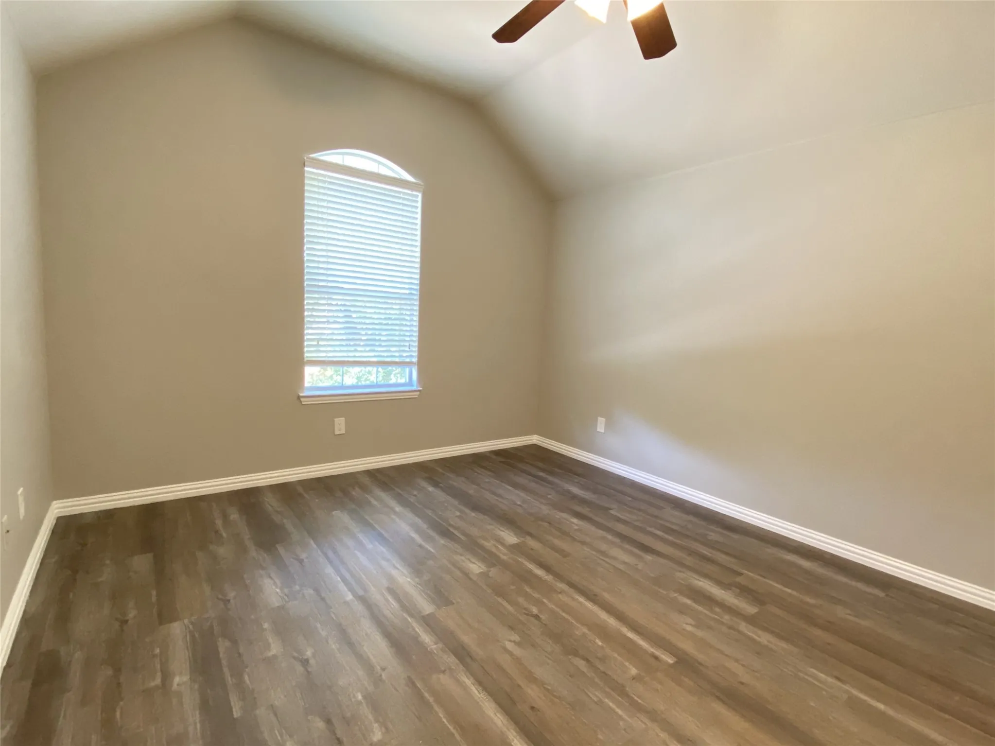 Single Family Residence For Rent in Collin County , 15861 Twin Cove Drive, Frisco, Texas 75035, 4 Bedroom, 4 Bathroom, 2 Garage spaces, 3,052 Sqft, built in 2001, mls#21389148, Real Estate Agent in Frisco, Homes For Rent in Collin county, Homes For Rent in Frisco, Realtor in Frisco Texas, Real Estate Brokerage Independent Realty Texas, Luminita Cordes Realtor
