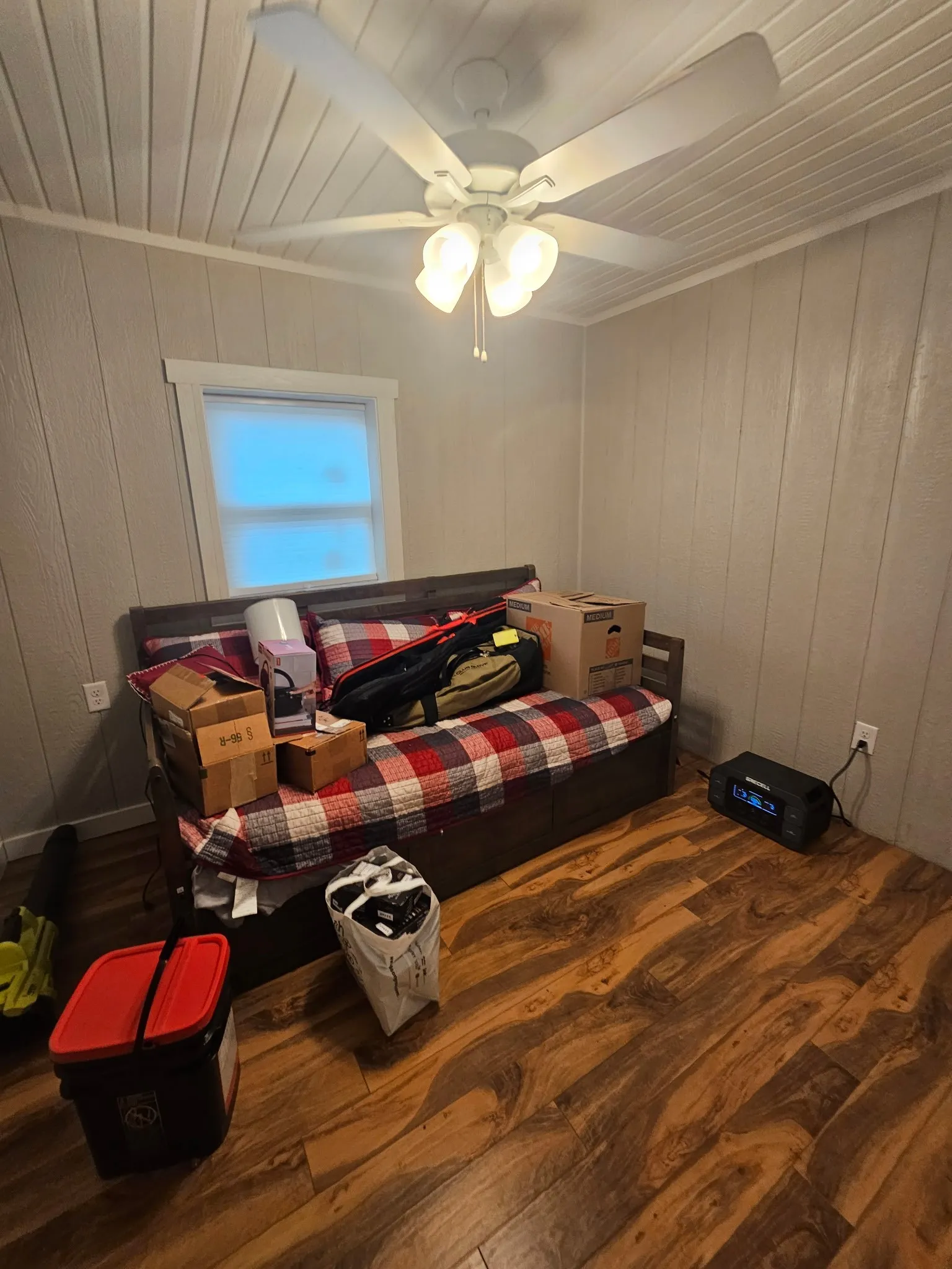 Single Family Residence For Sale in Henderson County , 6415 Athens Fish & Game, Athens, Texas 75752, 1 Bedroom, 1 Bathroom, Garage spaces, 934 Sqft, built in 1983, mls#21389149, Real Estate Agent in Athens, Homes For Sale in Henderson county, Homes For Sale in Athens, Realtor in Athens Texas, Real Estate Brokerage Independent Realty Texas, Luminita Cordes Realtor