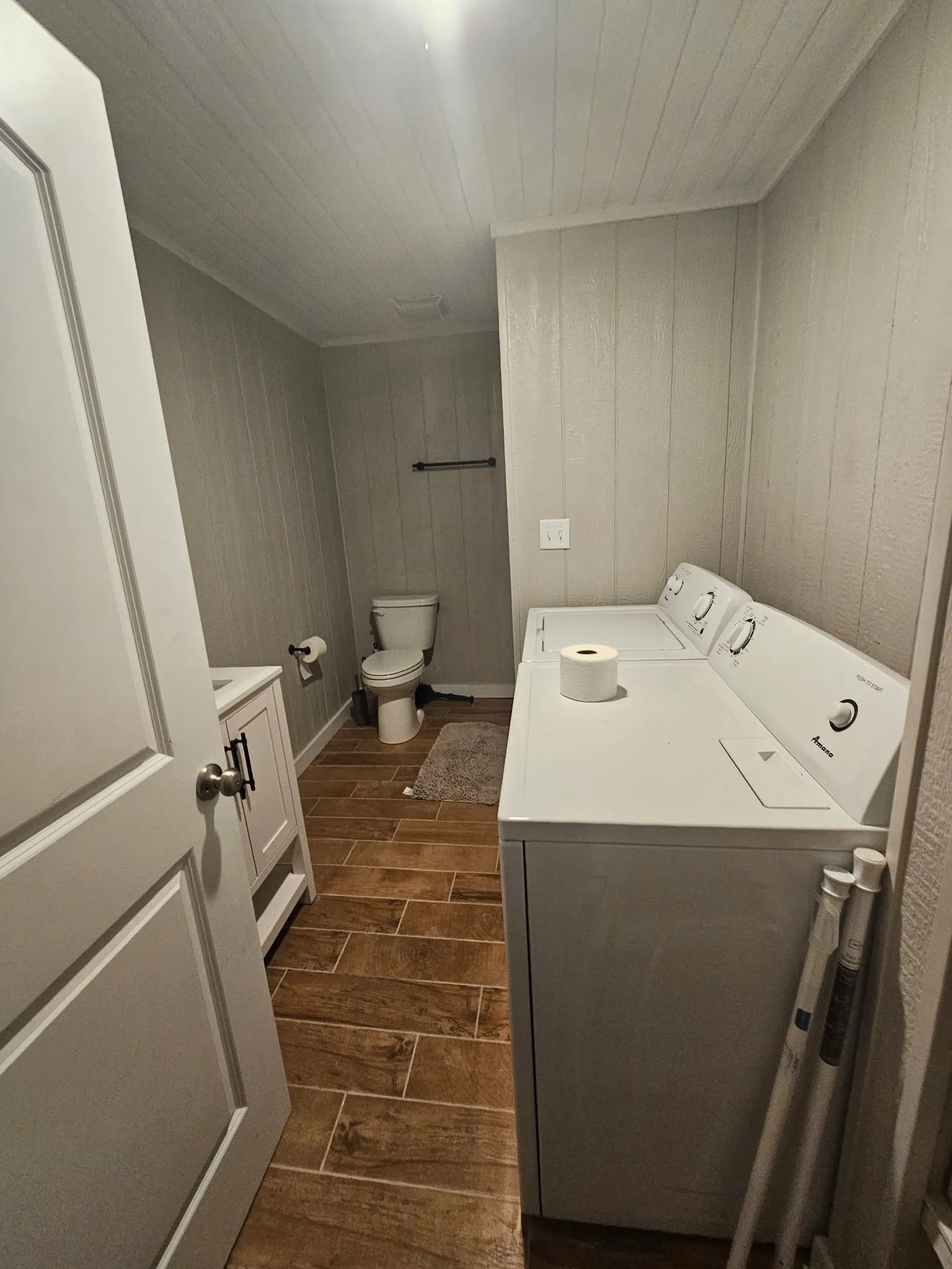 Single Family Residence For Sale in Henderson County , 6415 Athens Fish & Game, Athens, Texas 75752, 1 Bedroom, 1 Bathroom, Garage spaces, 934 Sqft, built in 1983, mls#21389149, Real Estate Agent in Athens, Homes For Sale in Henderson county, Homes For Sale in Athens, Realtor in Athens Texas, Real Estate Brokerage Independent Realty Texas, Luminita Cordes Realtor
