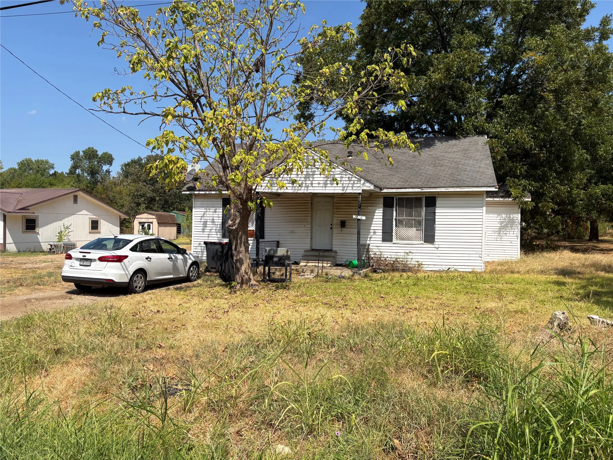 2710 Graham