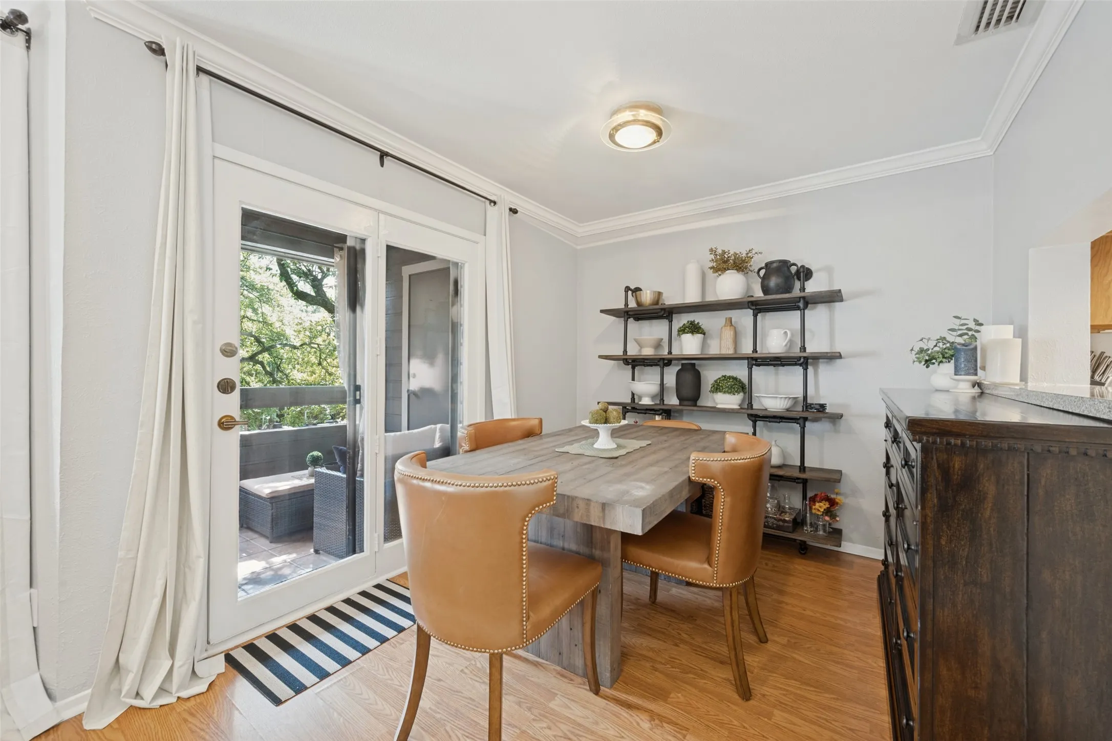 Condominium For Sale in Tarrant County , 1208 Riverchase Lane 247, Arlington, Texas 76011, 2 Bedroom, 2 Bathroom, Garage spaces, 939 Sqft, built in 1983, mls#21385374, Real Estate Agent in Arlington, Homes For Sale in Tarrant county, Homes For Sale in Arlington, Realtor in Arlington Texas, Real Estate Brokerage Independent Realty Texas, Luminita Cordes Realtor