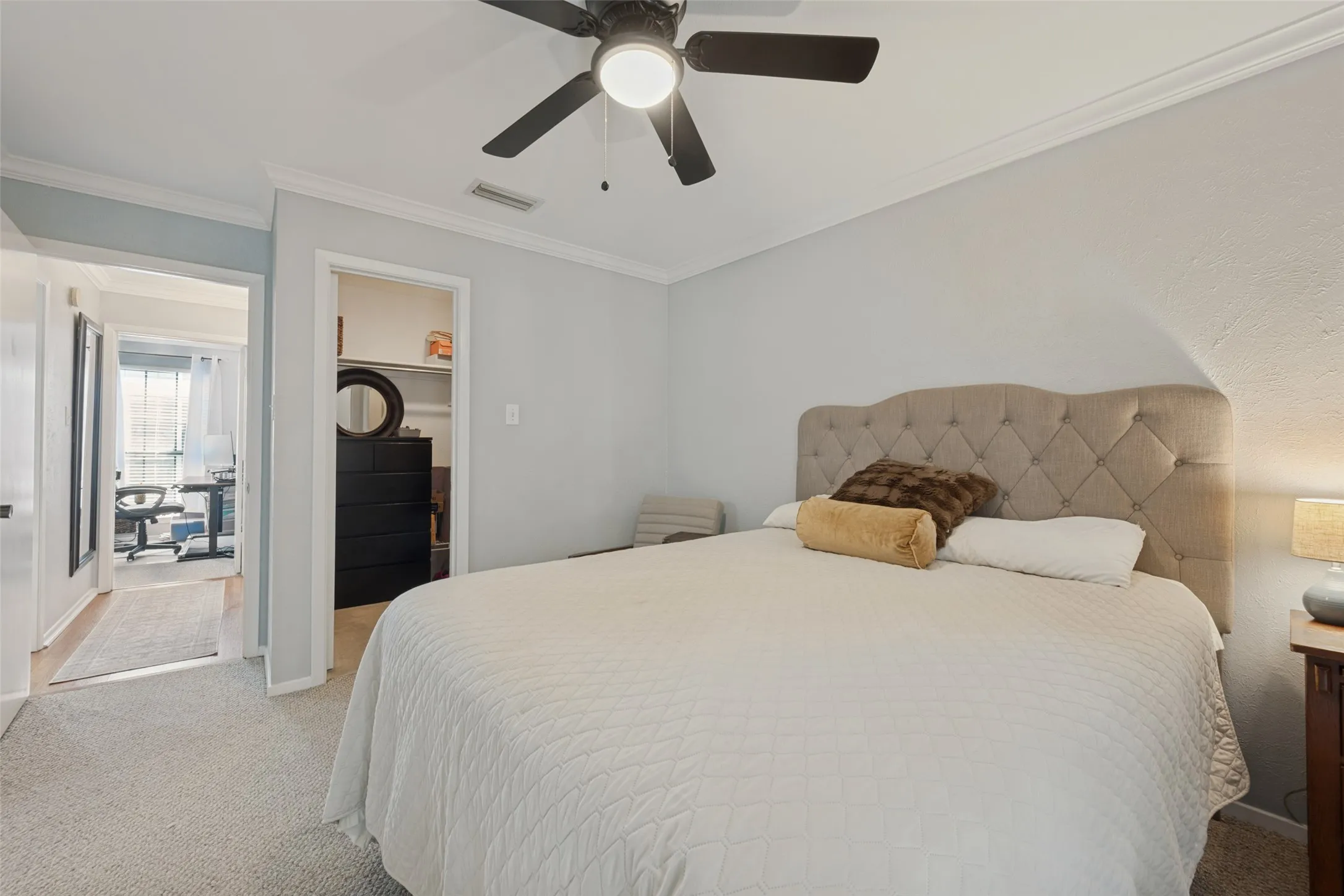 Condominium For Sale in Tarrant County , 1208 Riverchase Lane 247, Arlington, Texas 76011, 2 Bedroom, 2 Bathroom, Garage spaces, 939 Sqft, built in 1983, mls#21385374, Real Estate Agent in Arlington, Homes For Sale in Tarrant county, Homes For Sale in Arlington, Realtor in Arlington Texas, Real Estate Brokerage Independent Realty Texas, Luminita Cordes Realtor