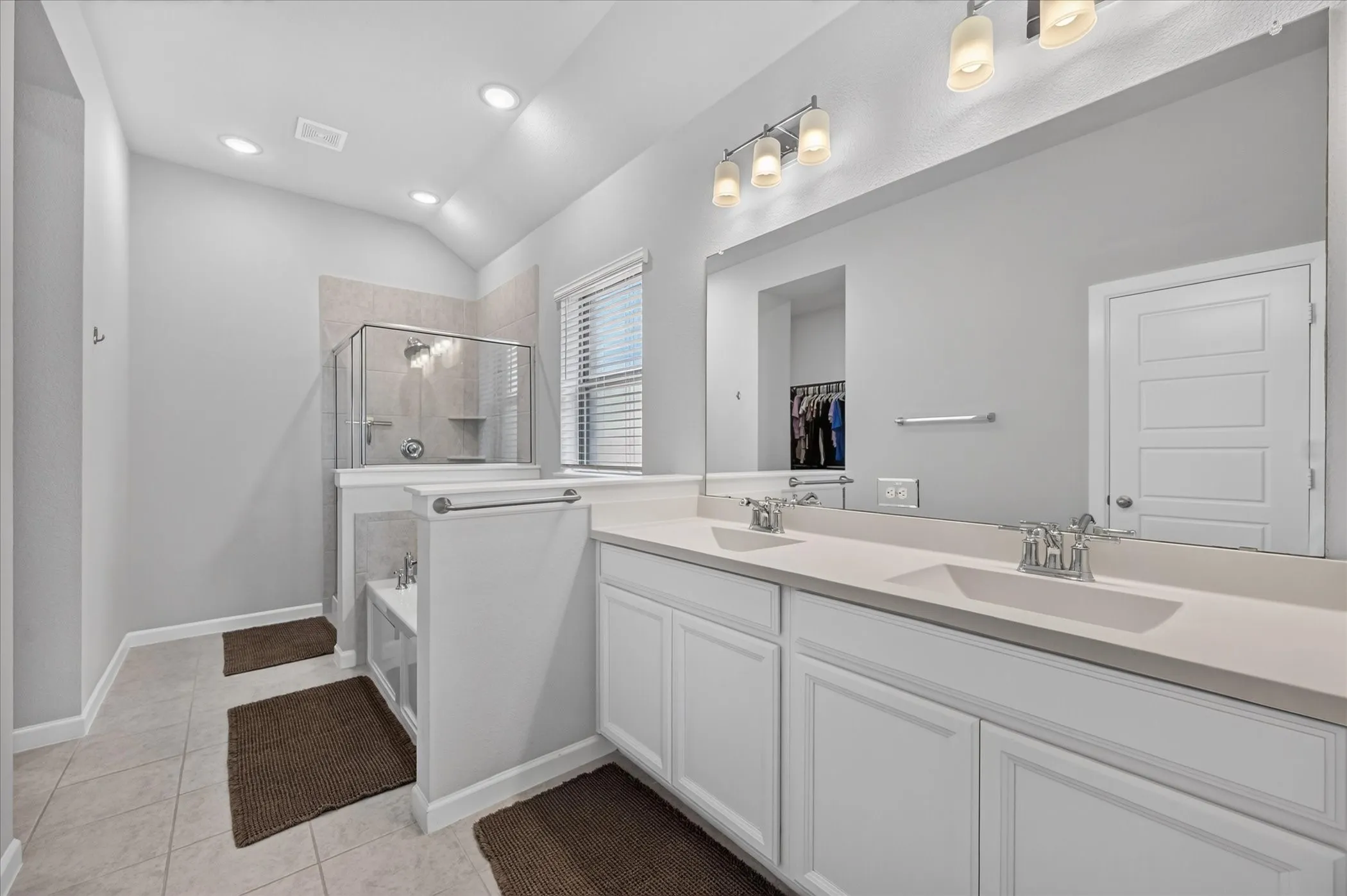 Single Family Residence For Sale in Tarrant County , 5408 High Pointe Drive, Haltom City, Texas 76137, 4 Bedroom, 3 Bathroom, 3 Garage spaces, 2,376 Sqft, built in 2020, mls#21389017, Real Estate Agent in Haltom City, Homes For Sale in Tarrant county, Homes For Sale in Haltom City, Realtor in Haltom City Texas, Real Estate Brokerage Independent Realty Texas, Luminita Cordes Realtor