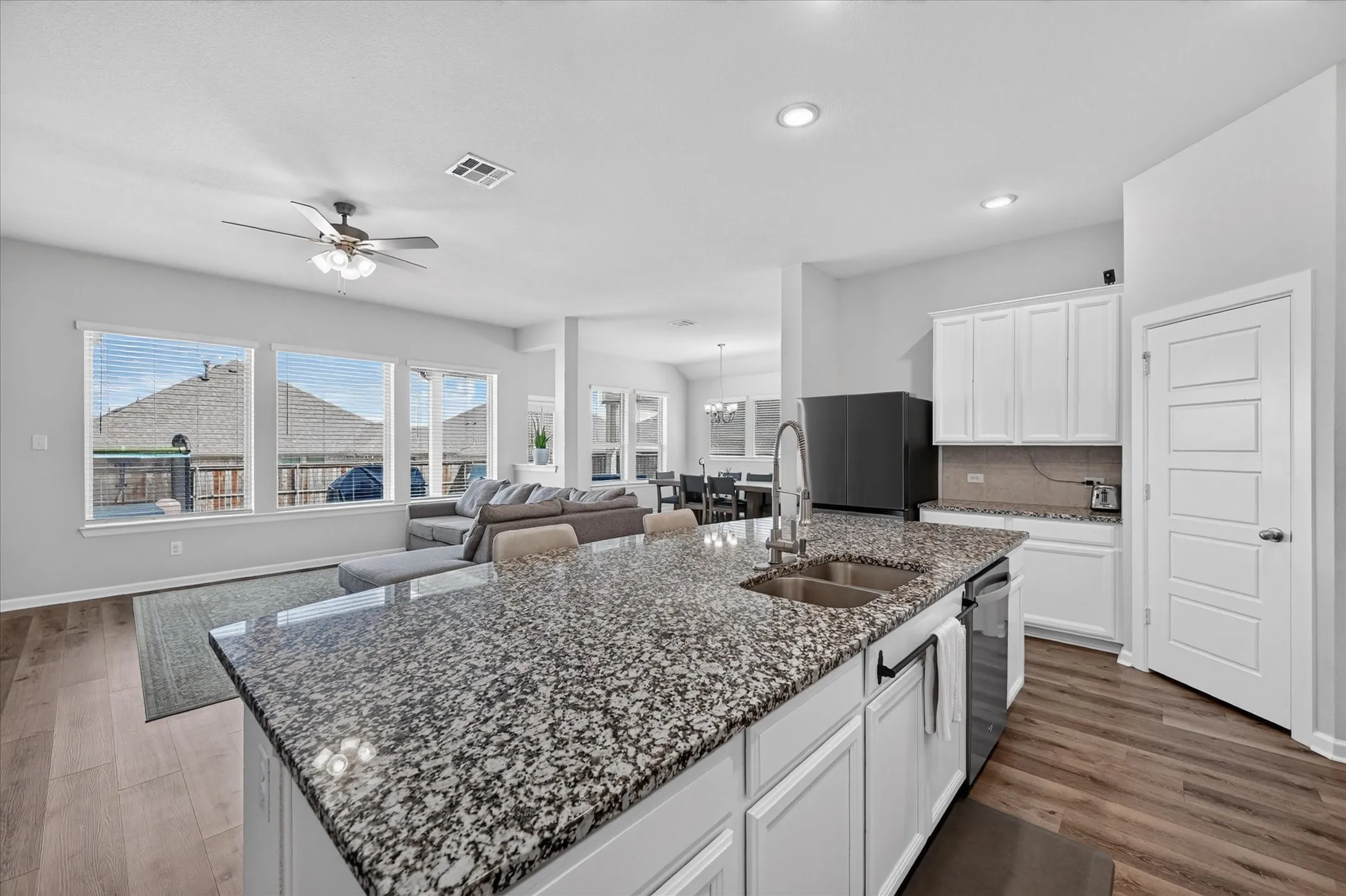 Single Family Residence For Sale in Tarrant County , 5408 High Pointe Drive, Haltom City, Texas 76137, 4 Bedroom, 3 Bathroom, 3 Garage spaces, 2,376 Sqft, built in 2020, mls#21389017, Real Estate Agent in Haltom City, Homes For Sale in Tarrant county, Homes For Sale in Haltom City, Realtor in Haltom City Texas, Real Estate Brokerage Independent Realty Texas, Luminita Cordes Realtor