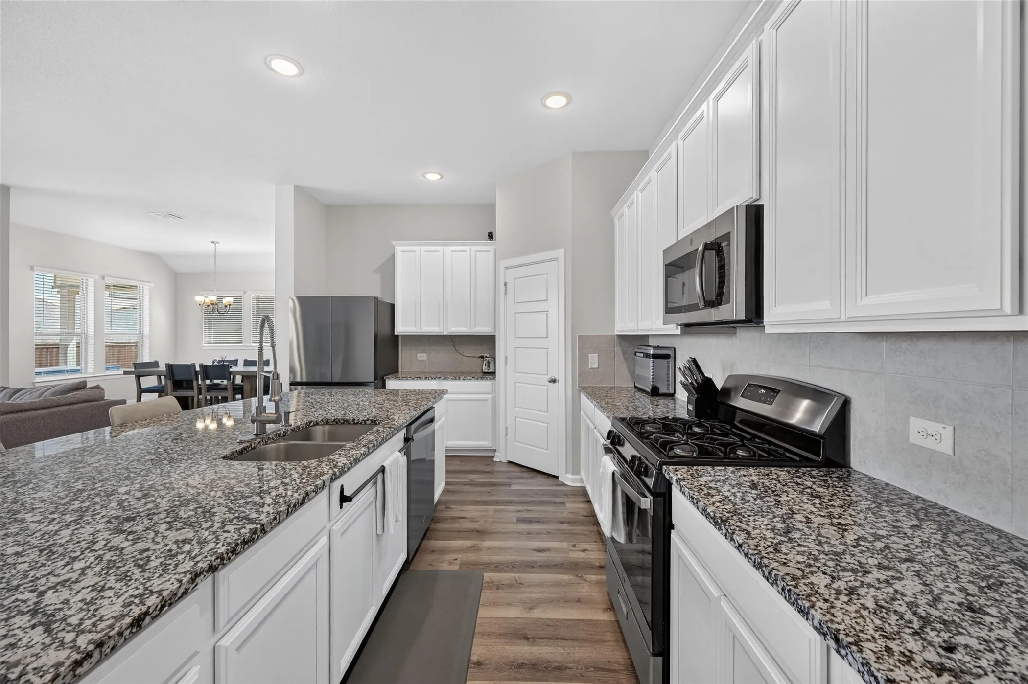Single Family Residence For Sale in Tarrant County , 5408 High Pointe Drive, Haltom City, Texas 76137, 4 Bedroom, 3 Bathroom, 3 Garage spaces, 2,376 Sqft, built in 2020, mls#21389017, Real Estate Agent in Haltom City, Homes For Sale in Tarrant county, Homes For Sale in Haltom City, Realtor in Haltom City Texas, Real Estate Brokerage Independent Realty Texas, Luminita Cordes Realtor