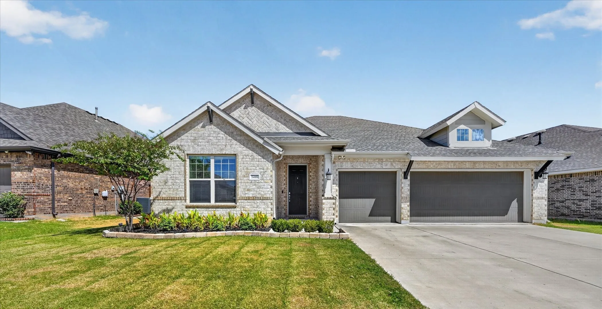 Single Family Residence For Sale in Tarrant County , 5408 High Pointe Drive, Haltom City, Texas 76137, 4 Bedroom, 3 Bathroom, 3 Garage spaces, 2,376 Sqft, built in 2020, mls#21389017, Real Estate Agent in Haltom City, Homes For Sale in Tarrant county, Homes For Sale in Haltom City, Realtor in Haltom City Texas, Real Estate Brokerage Independent Realty Texas, Luminita Cordes Realtor