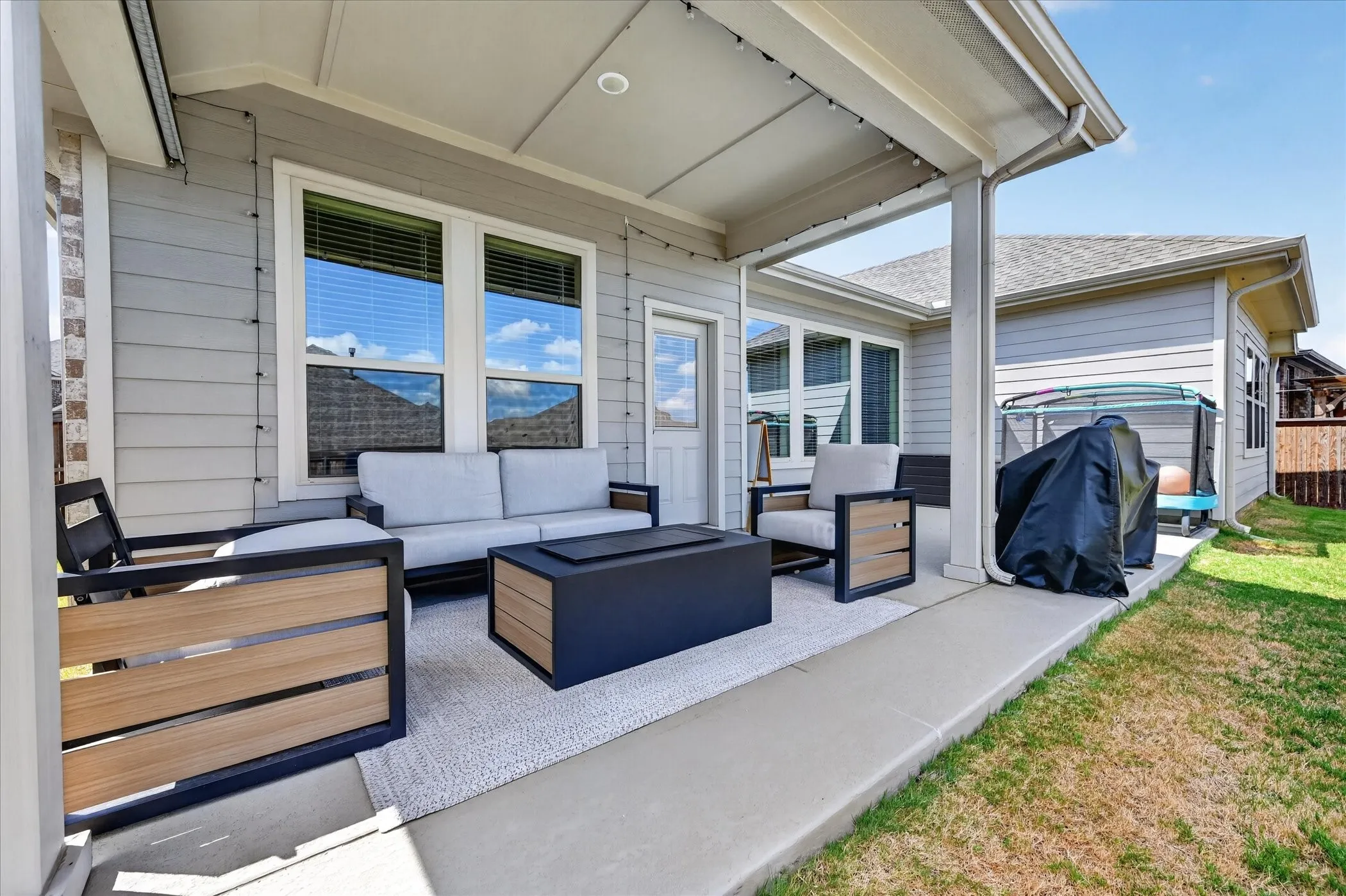 Single Family Residence For Sale in Tarrant County , 5408 High Pointe Drive, Haltom City, Texas 76137, 4 Bedroom, 3 Bathroom, 3 Garage spaces, 2,376 Sqft, built in 2020, mls#21389017, Real Estate Agent in Haltom City, Homes For Sale in Tarrant county, Homes For Sale in Haltom City, Realtor in Haltom City Texas, Real Estate Brokerage Independent Realty Texas, Luminita Cordes Realtor