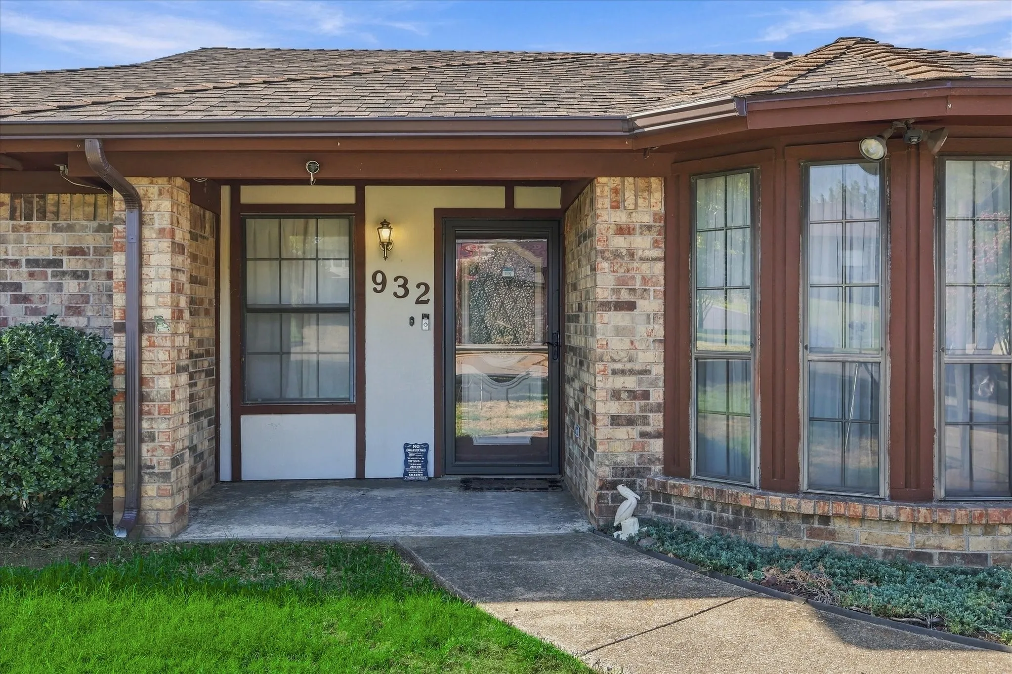 Single Family Residence For Sale in Tarrant County , 932 Clear View, Bedford, Texas 76021, 4 Bedroom, 2 Bathroom, 2 Garage spaces, 2,184 Sqft, built in 1982, mls#21389158, Real Estate Agent in Bedford, Homes For Sale in Tarrant county, Homes For Sale in Bedford, Realtor in Bedford Texas, Real Estate Brokerage Independent Realty Texas, Luminita Cordes Realtor