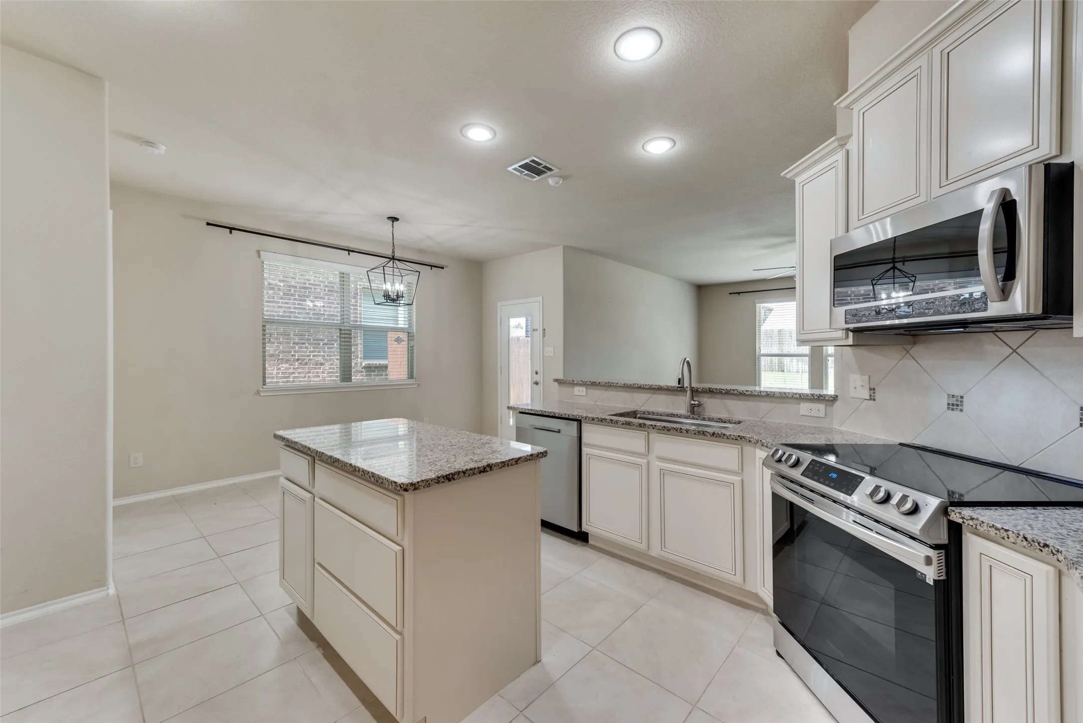 Single Family Residence For Rent in Denton County , 5610 Stockport Drive, Prosper, Texas 75078, 4 Bedroom, 3 Bathroom, 2 Garage spaces, 2,472 Sqft, built in 2015, mls#21389160, Real Estate Agent in Prosper, Homes For Rent in Denton county, Homes For Rent in Prosper, Realtor in Prosper Texas, Real Estate Brokerage Independent Realty Texas, Luminita Cordes Realtor
