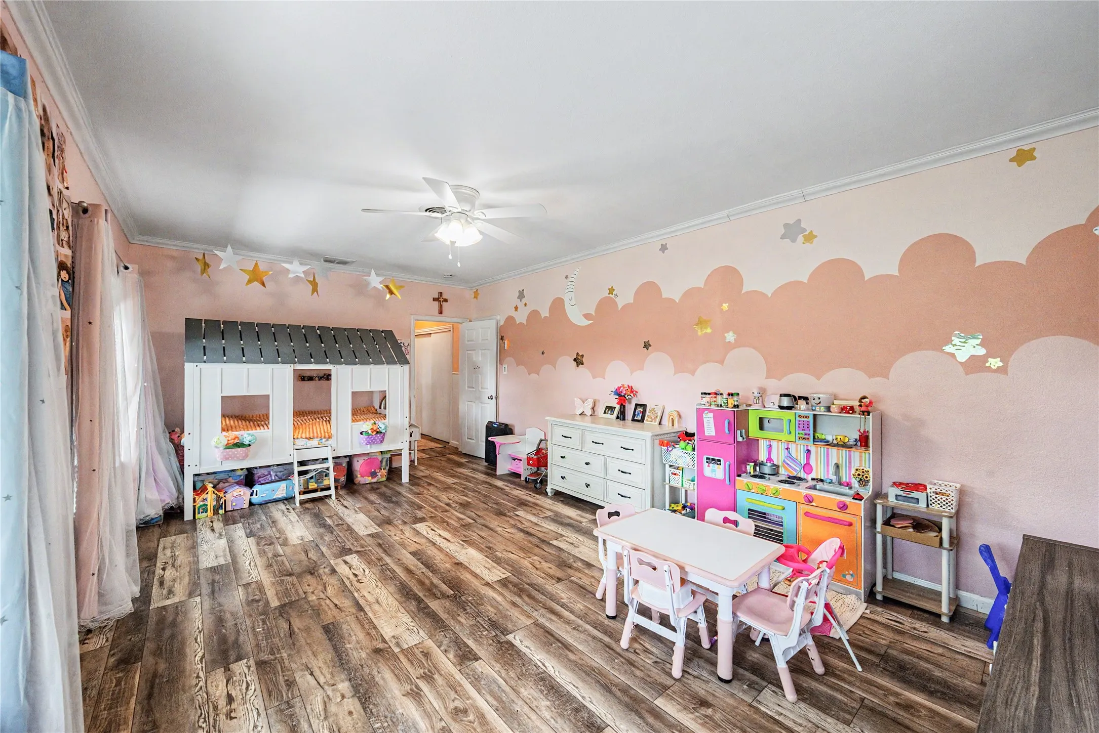 Single Family Residence For Sale in Denton County , 2313 Hickory Creek Road, Denton, Texas 76210, 4 Bedroom, 4 Bathroom, 2 Garage spaces, 4,134 Sqft, built in 1967, mls#21387290, Real Estate Agent in Denton, Homes For Sale in Denton county, Homes For Sale in Denton, Realtor in Denton Texas, Real Estate Brokerage Independent Realty Texas, Luminita Cordes Realtor
