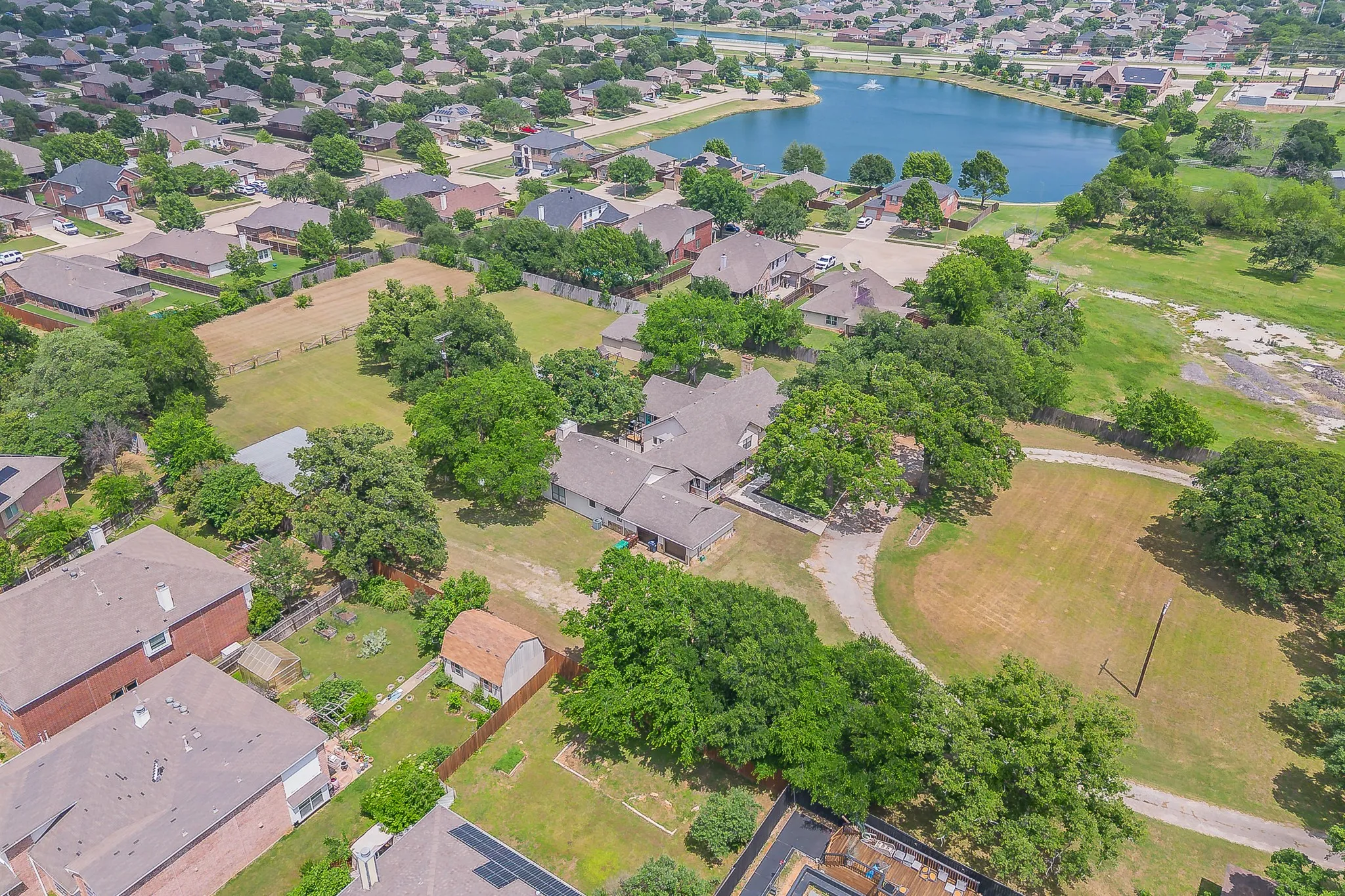 Single Family Residence For Sale in Denton County , 2313 Hickory Creek Road, Denton, Texas 76210, 4 Bedroom, 4 Bathroom, 2 Garage spaces, 4,134 Sqft, built in 1967, mls#21387290, Real Estate Agent in Denton, Homes For Sale in Denton county, Homes For Sale in Denton, Realtor in Denton Texas, Real Estate Brokerage Independent Realty Texas, Luminita Cordes Realtor