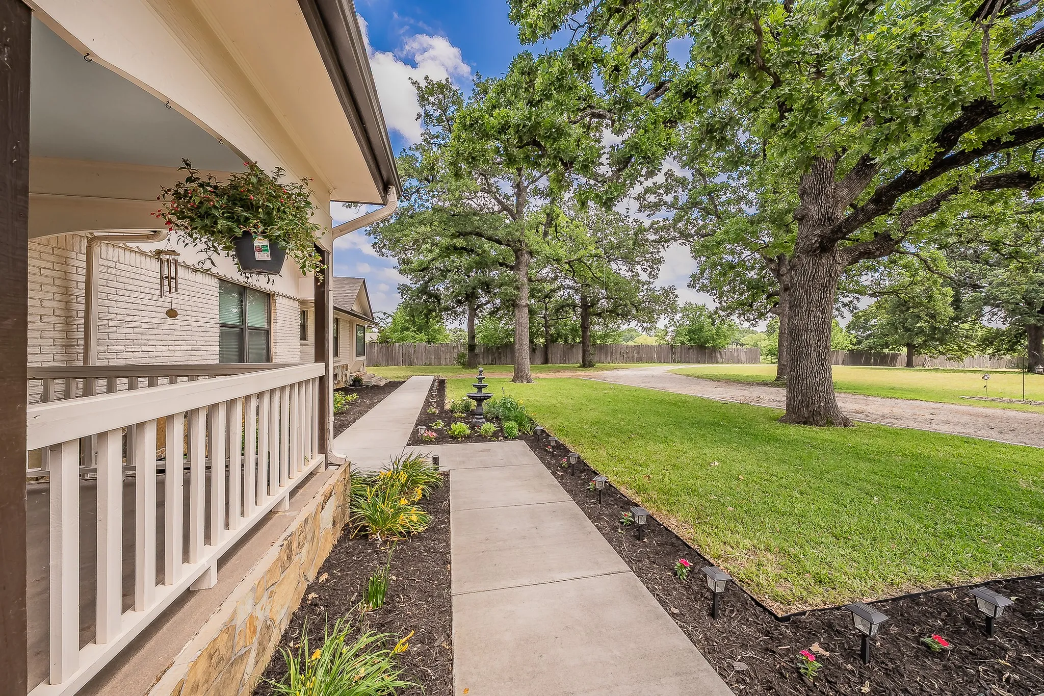 Single Family Residence For Sale in Denton County , 2313 Hickory Creek Road, Denton, Texas 76210, 4 Bedroom, 4 Bathroom, 2 Garage spaces, 4,134 Sqft, built in 1967, mls#21387290, Real Estate Agent in Denton, Homes For Sale in Denton county, Homes For Sale in Denton, Realtor in Denton Texas, Real Estate Brokerage Independent Realty Texas, Luminita Cordes Realtor