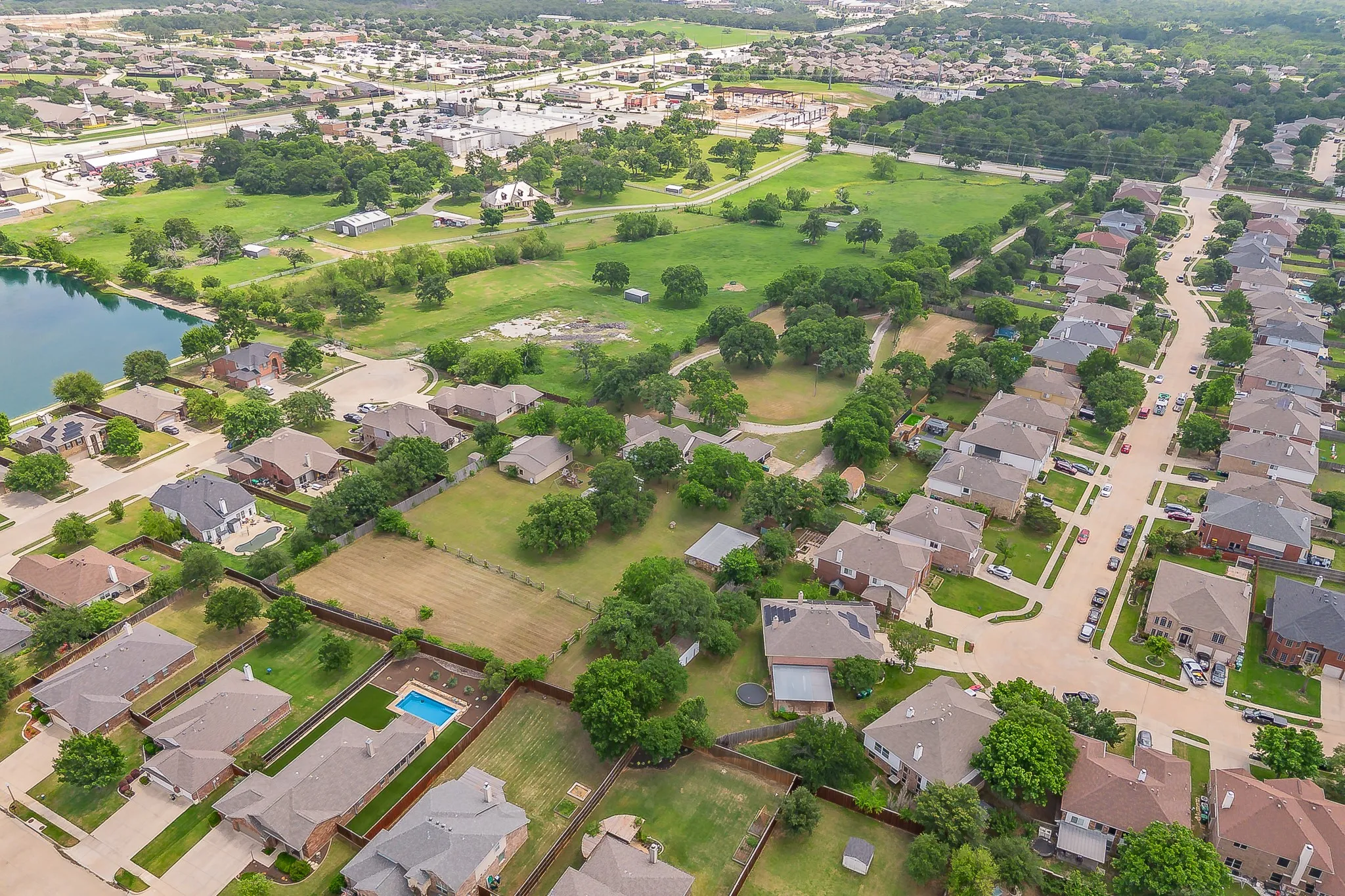 Single Family Residence For Sale in Denton County , 2313 Hickory Creek Road, Denton, Texas 76210, 4 Bedroom, 4 Bathroom, 2 Garage spaces, 4,134 Sqft, built in 1967, mls#21387290, Real Estate Agent in Denton, Homes For Sale in Denton county, Homes For Sale in Denton, Realtor in Denton Texas, Real Estate Brokerage Independent Realty Texas, Luminita Cordes Realtor