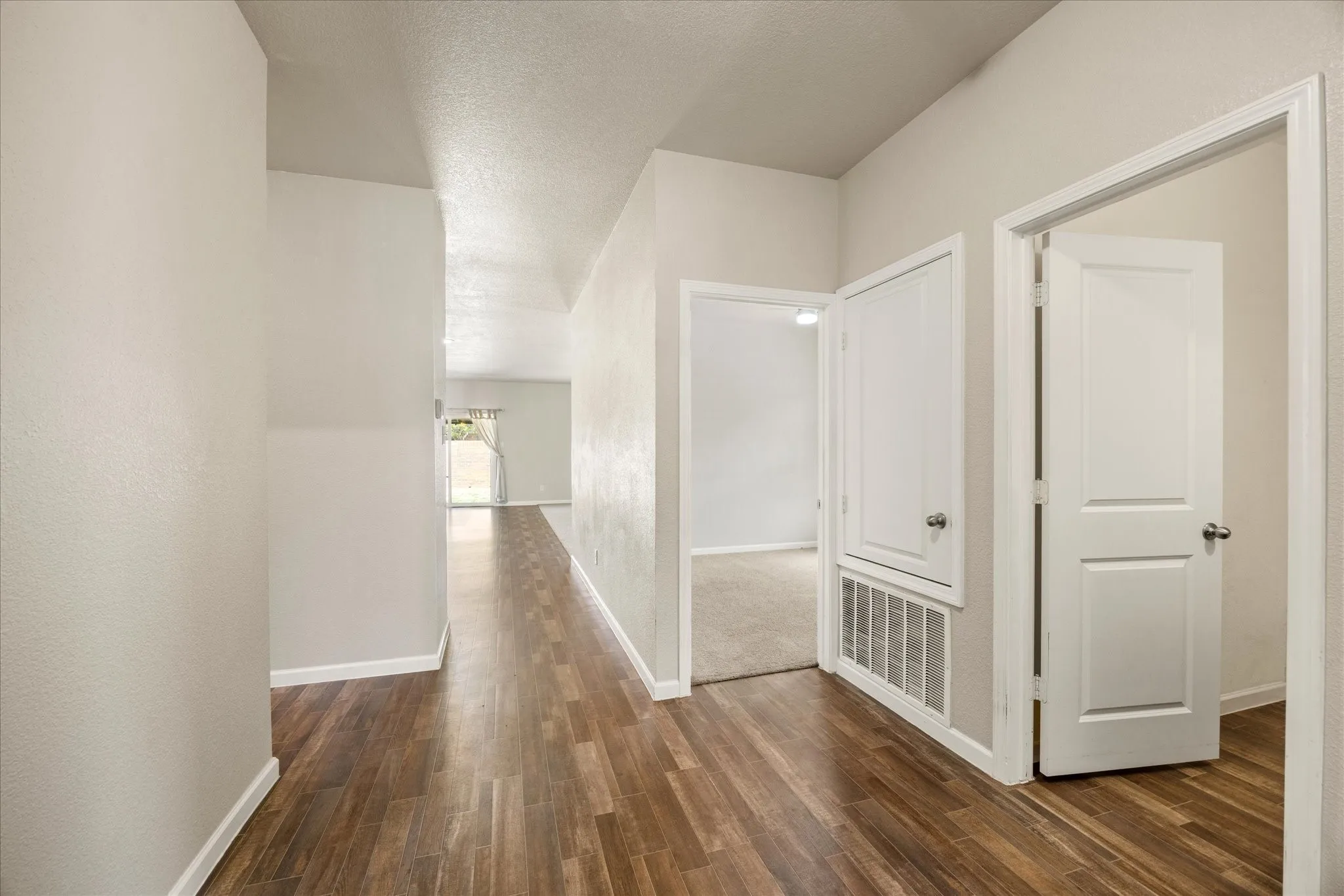Single Family Residence For Sale in Tarrant County , 433 Starboard Drive, Crowley, Texas 76036, 4 Bedroom, 2 Bathroom, 2 Garage spaces, 1,940 Sqft, built in 2019, mls#21387728, Real Estate Agent in Crowley, Homes For Sale in Tarrant county, Homes For Sale in Crowley, Realtor in Crowley Texas, Real Estate Brokerage Independent Realty Texas, Luminita Cordes Realtor