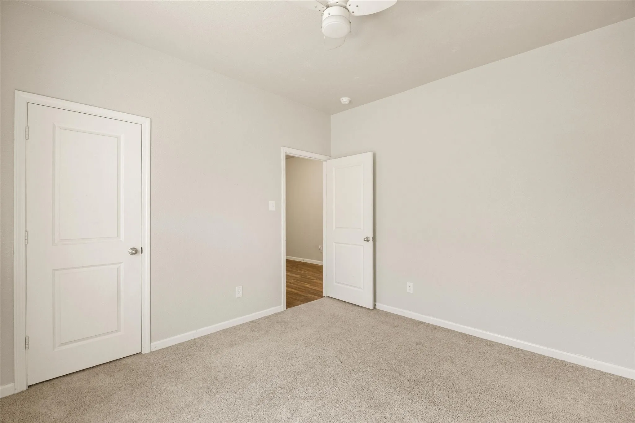 Single Family Residence For Sale in Tarrant County , 433 Starboard Drive, Crowley, Texas 76036, 4 Bedroom, 2 Bathroom, 2 Garage spaces, 1,940 Sqft, built in 2019, mls#21387728, Real Estate Agent in Crowley, Homes For Sale in Tarrant county, Homes For Sale in Crowley, Realtor in Crowley Texas, Real Estate Brokerage Independent Realty Texas, Luminita Cordes Realtor